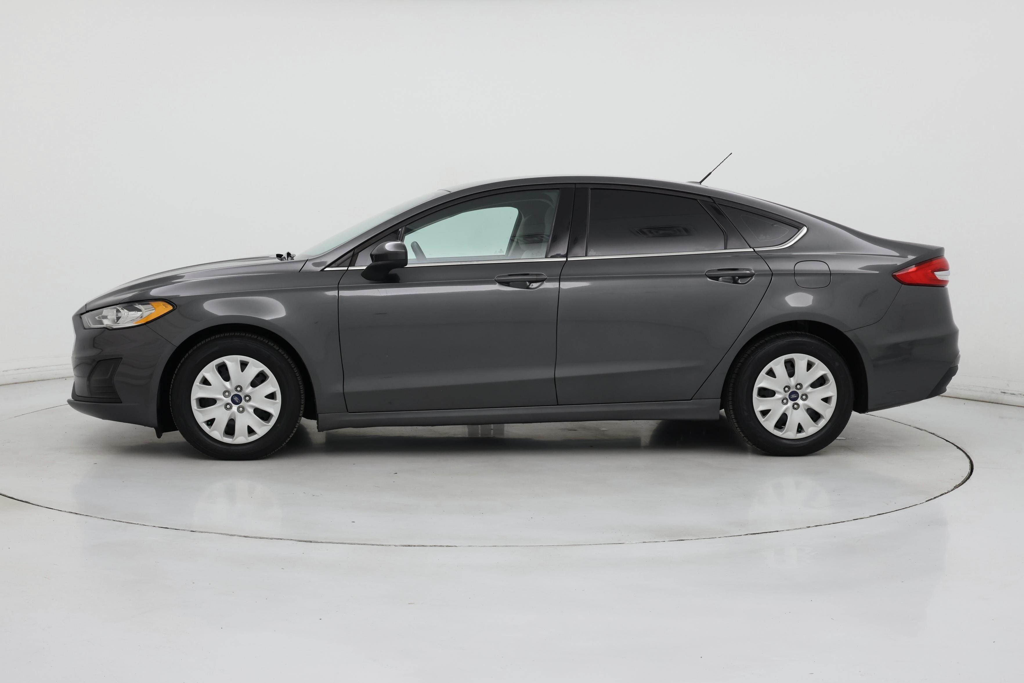 Thumbnail: 2019 Ford Fusion - 3