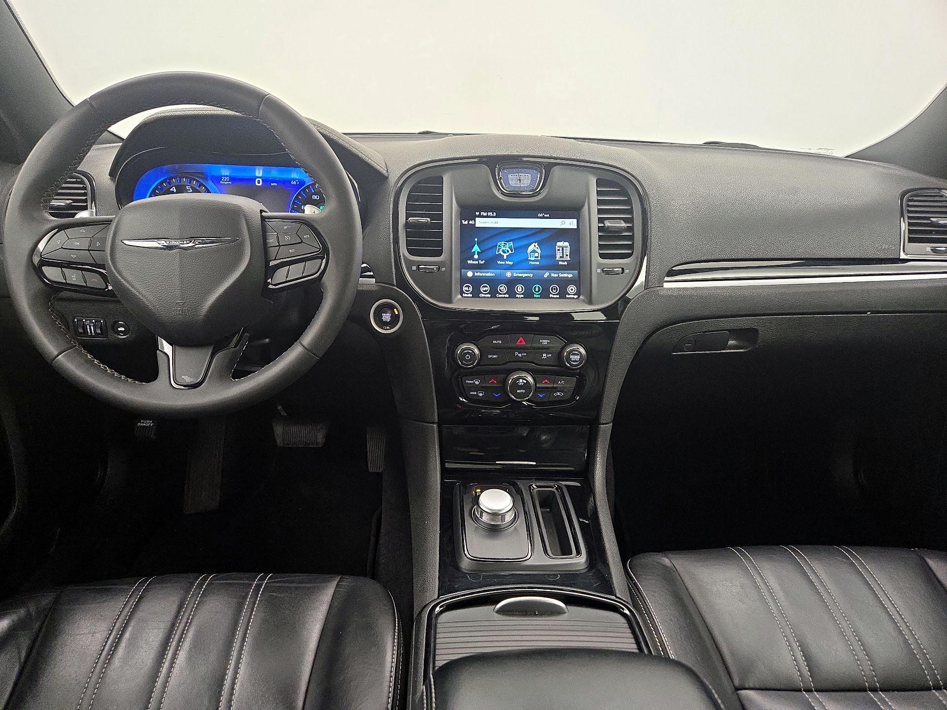 Thumbnail: 2023 Chrysler 300 - 9