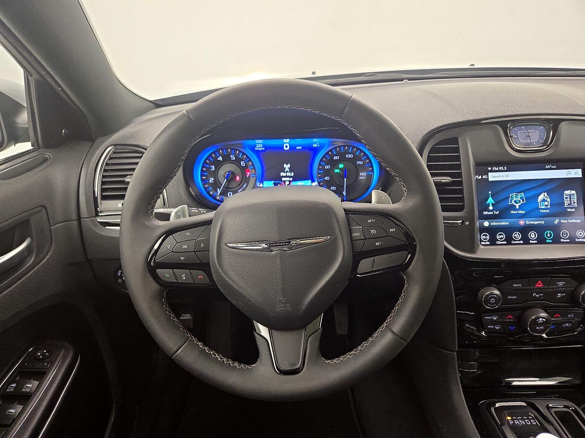 Thumbnail: 2023 Chrysler 300 - 10