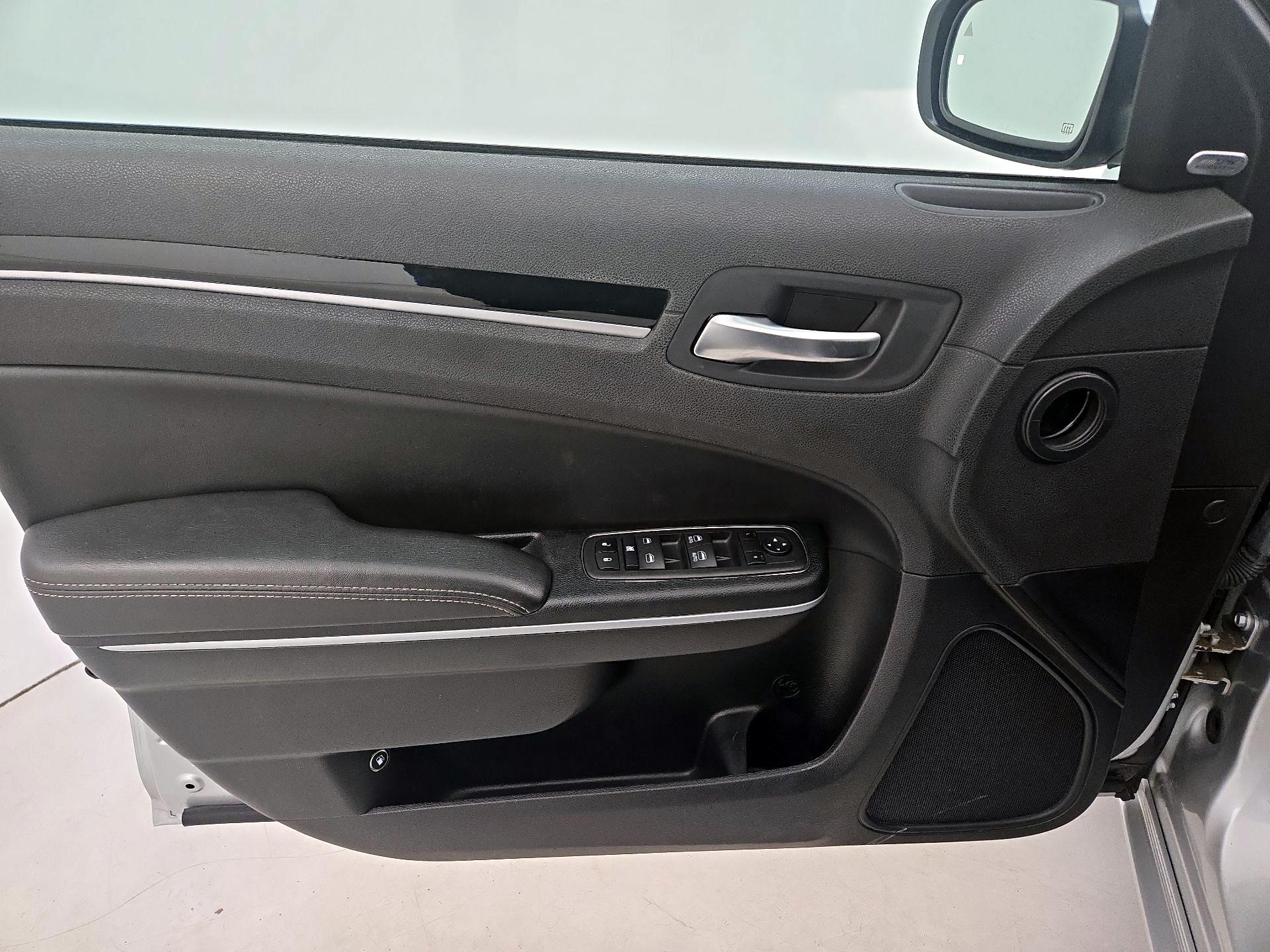 Thumbnail: 2023 Chrysler 300 - 12