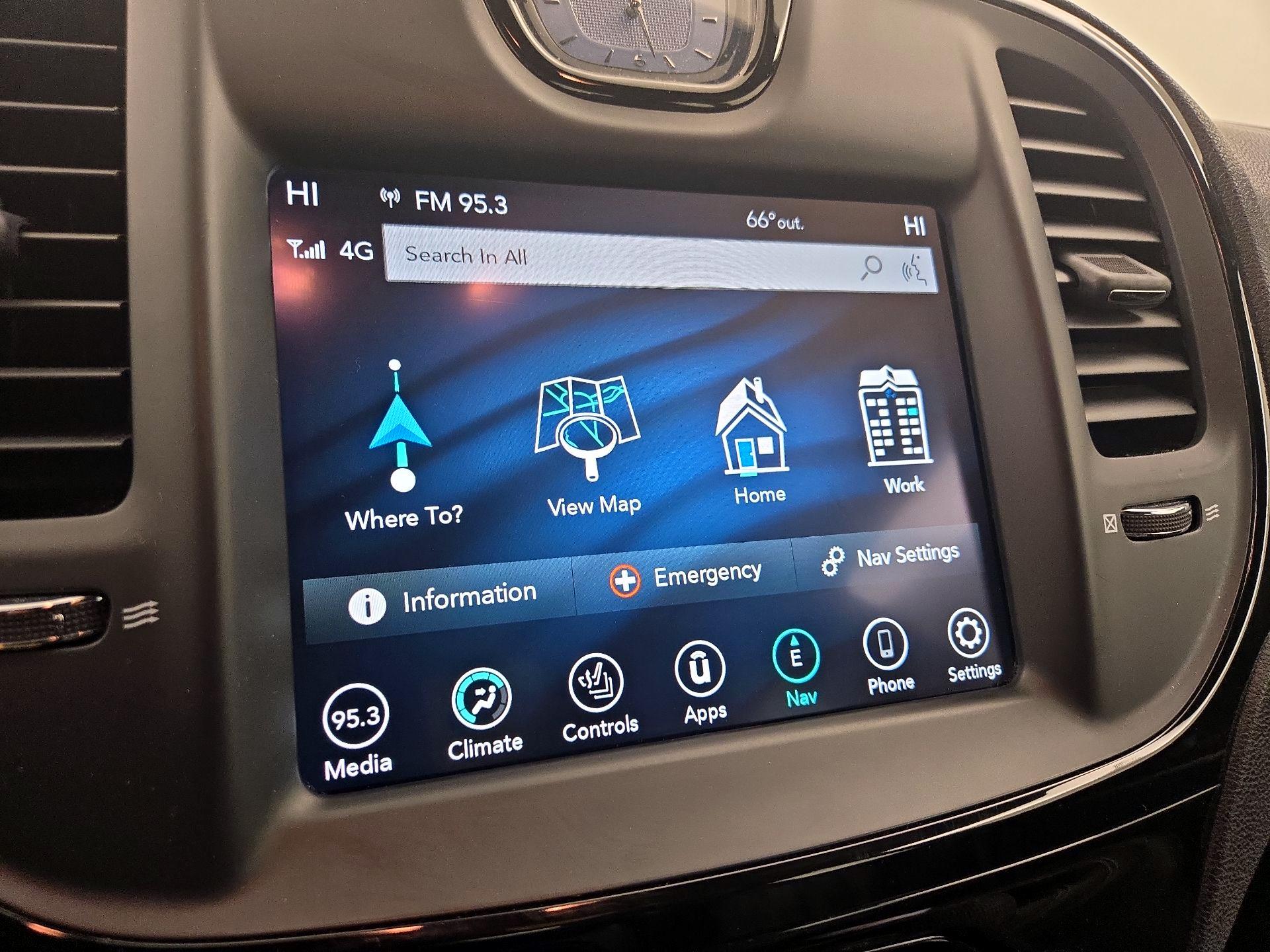 Thumbnail: 2023 Chrysler 300 - 14