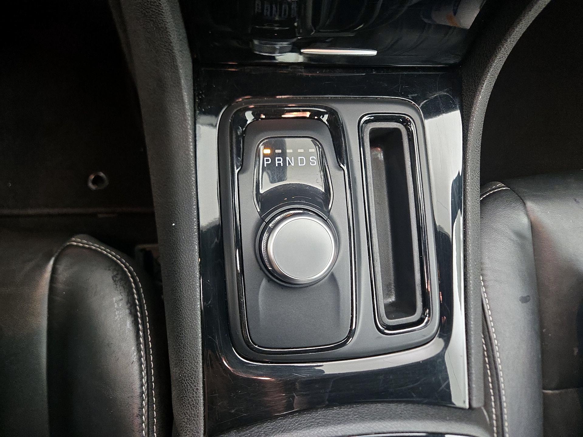 Thumbnail: 2023 Chrysler 300 - 18