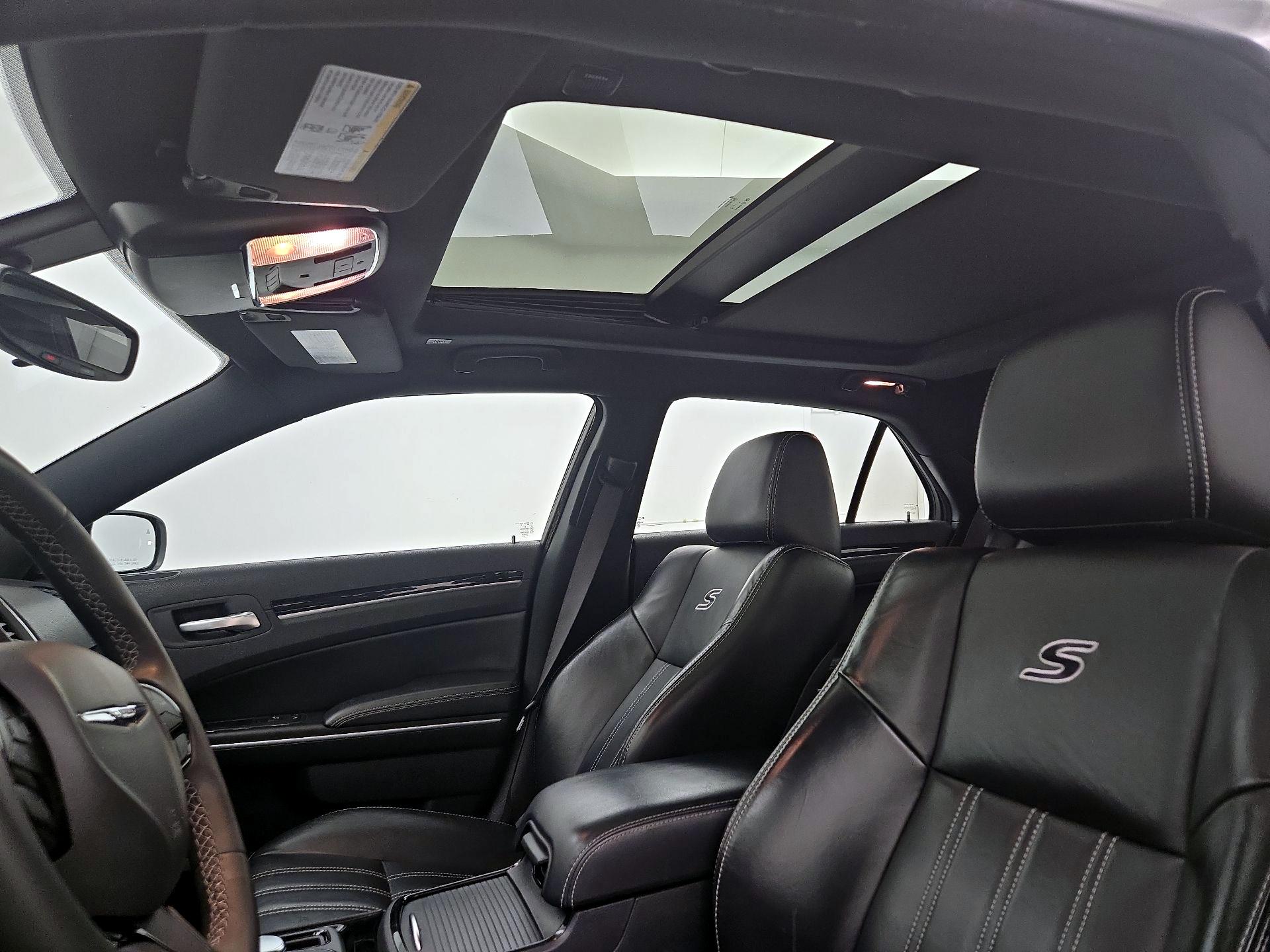 Thumbnail: 2023 Chrysler 300 - 20