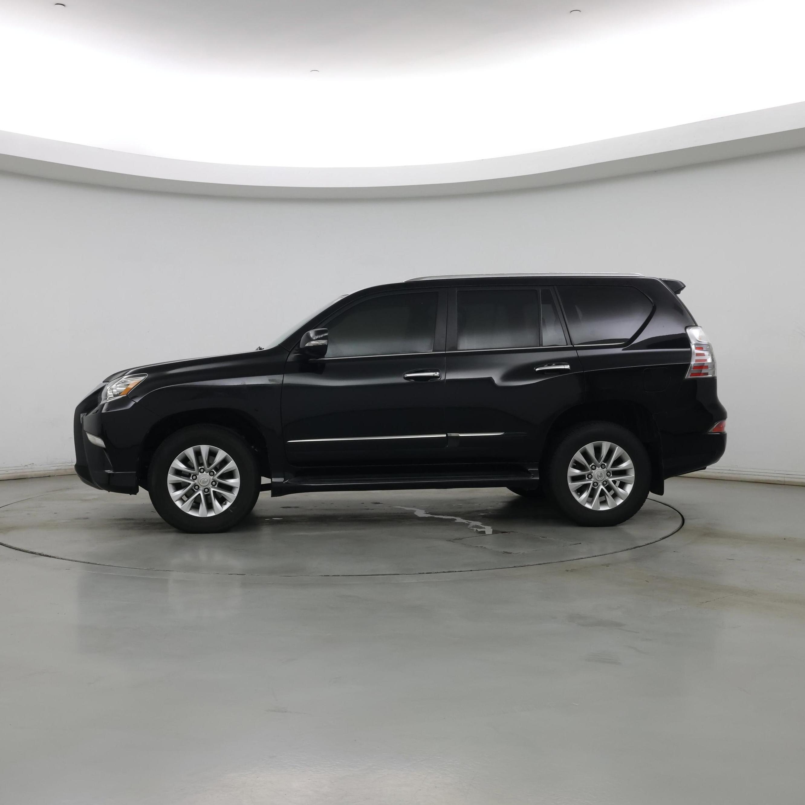 Thumbnail: 2017 Lexus GX - 3