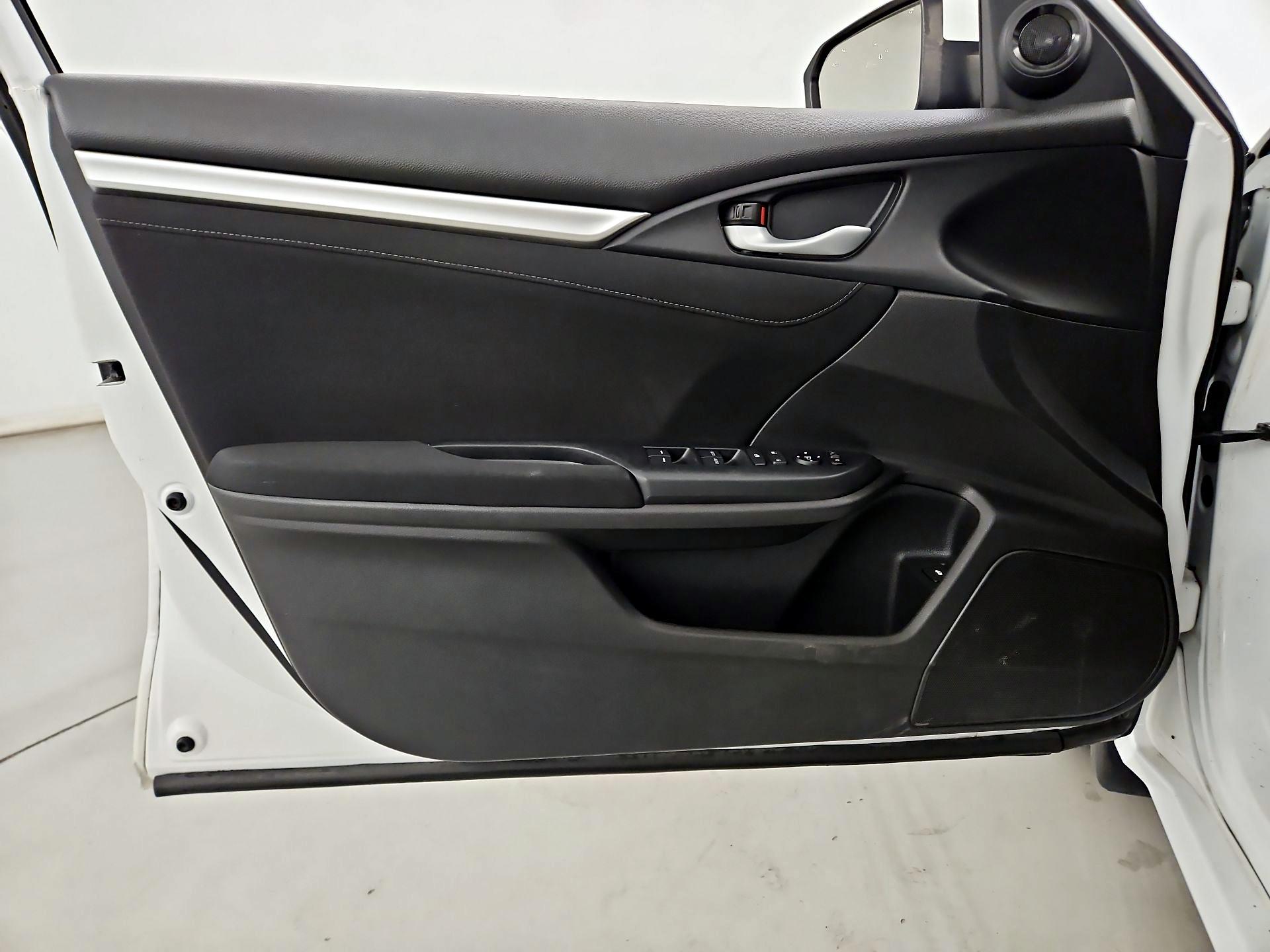 Thumbnail: 2017 Honda Civic - 12