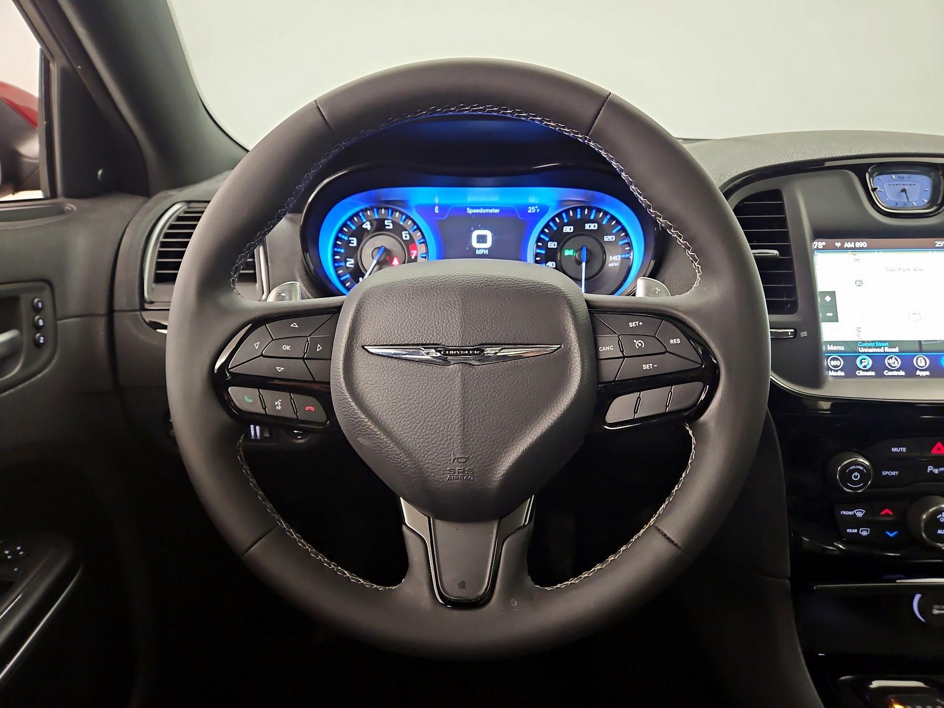 Thumbnail: 2023 Chrysler 300 - 10