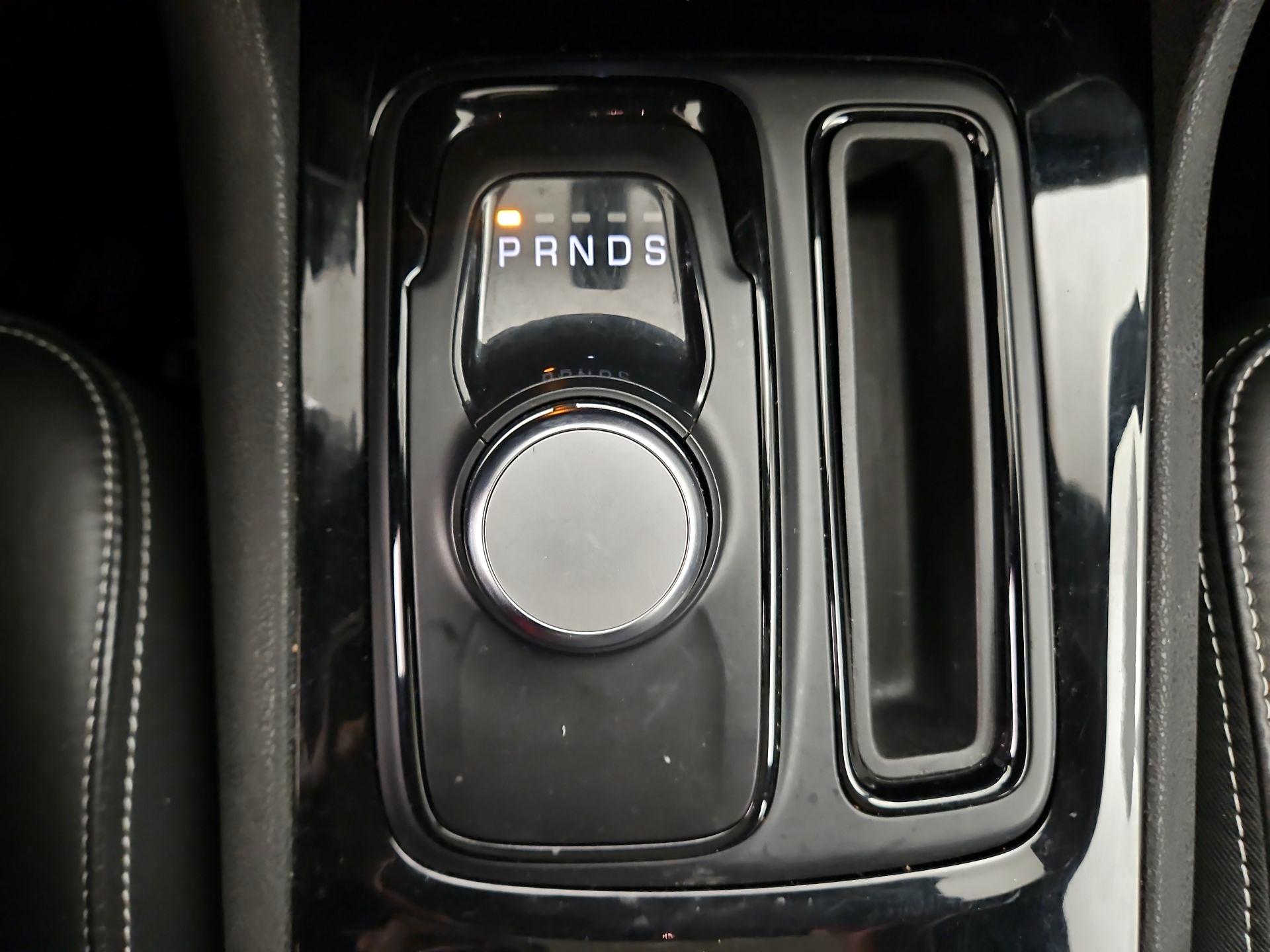 Thumbnail: 2023 Chrysler 300 - 18