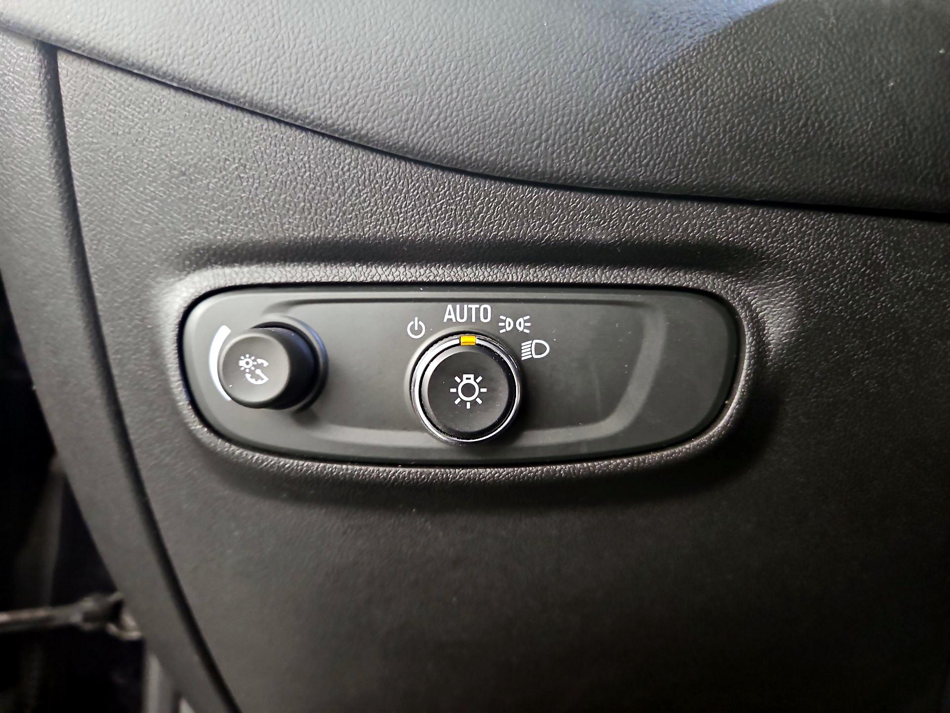 Thumbnail: 2020 Chevrolet Equinox - 13