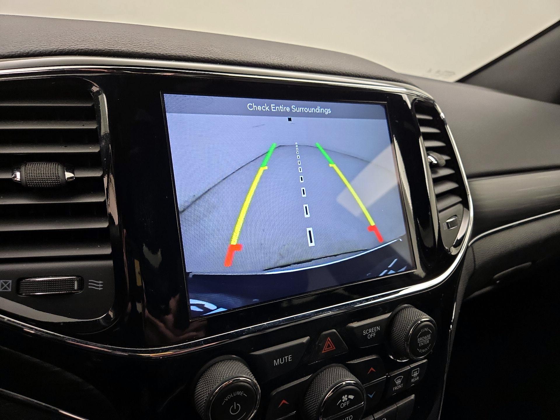 Thumbnail: 2019 Jeep Grand Cherokee - 15