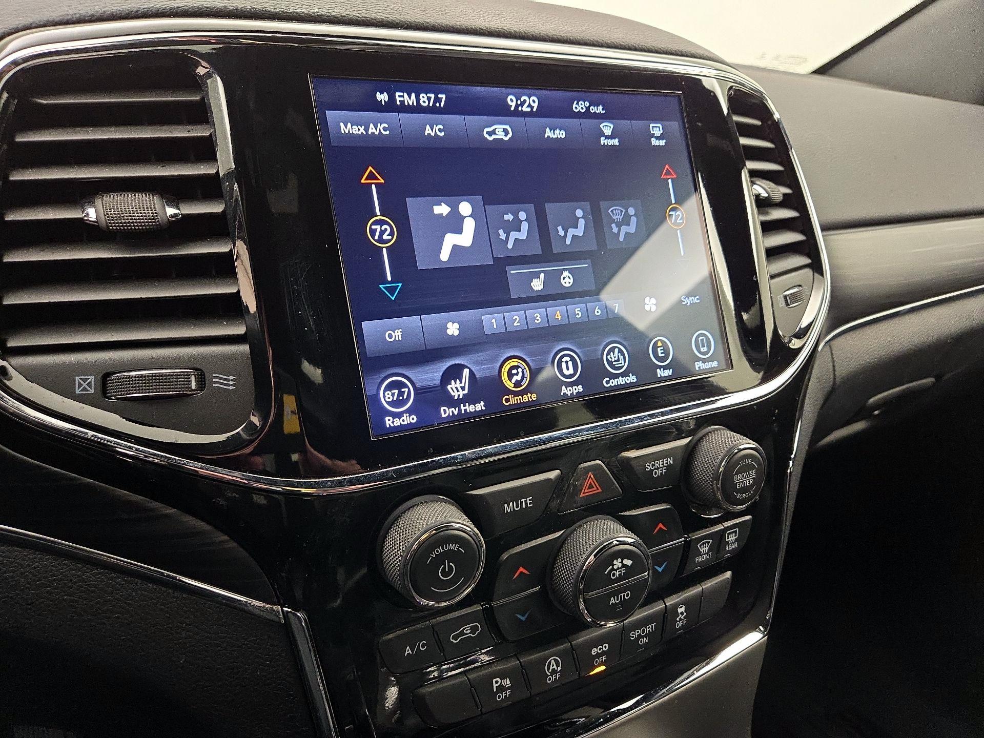 Thumbnail: 2019 Jeep Grand Cherokee - 17