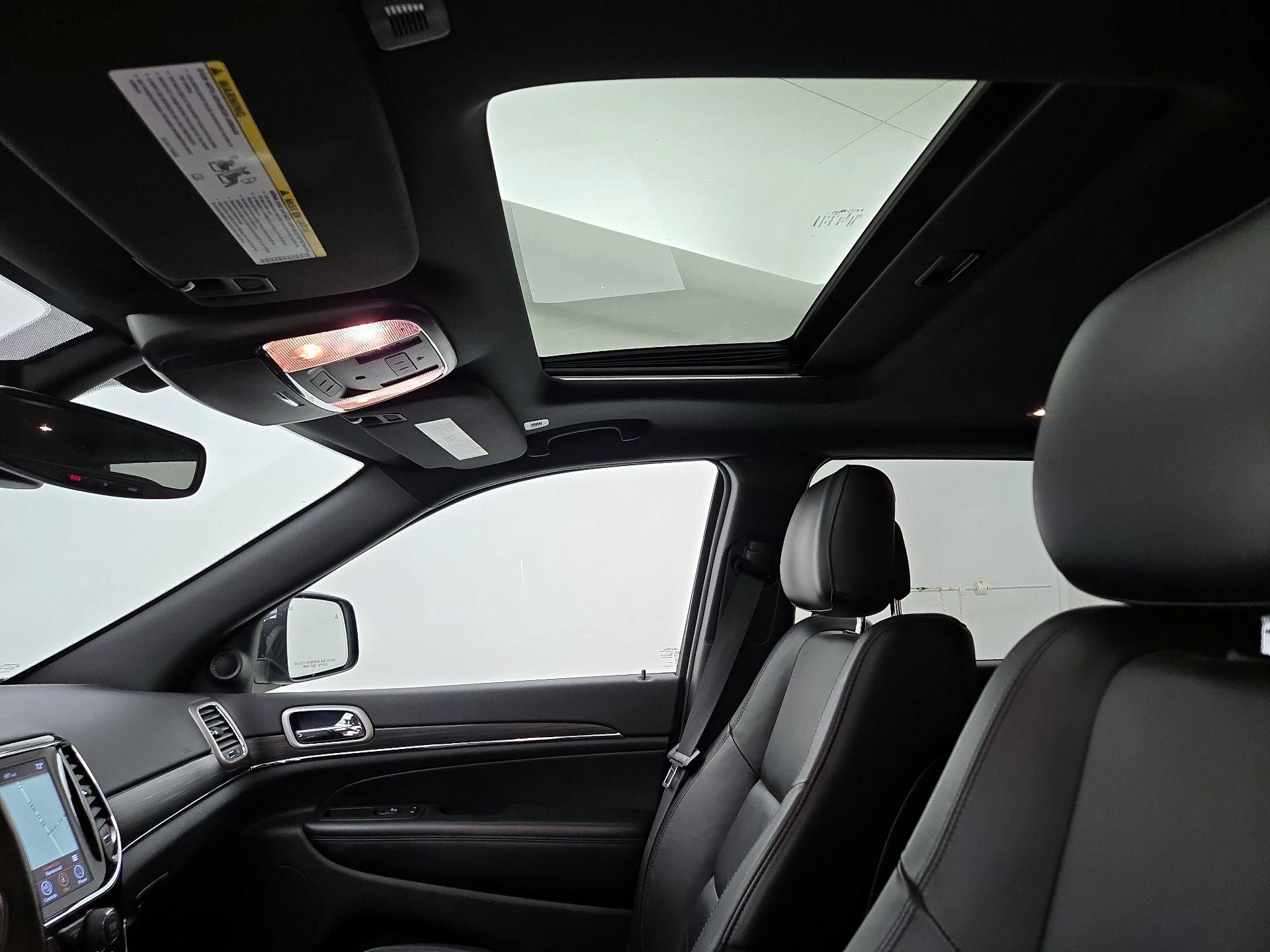 Thumbnail: 2019 Jeep Grand Cherokee - 20