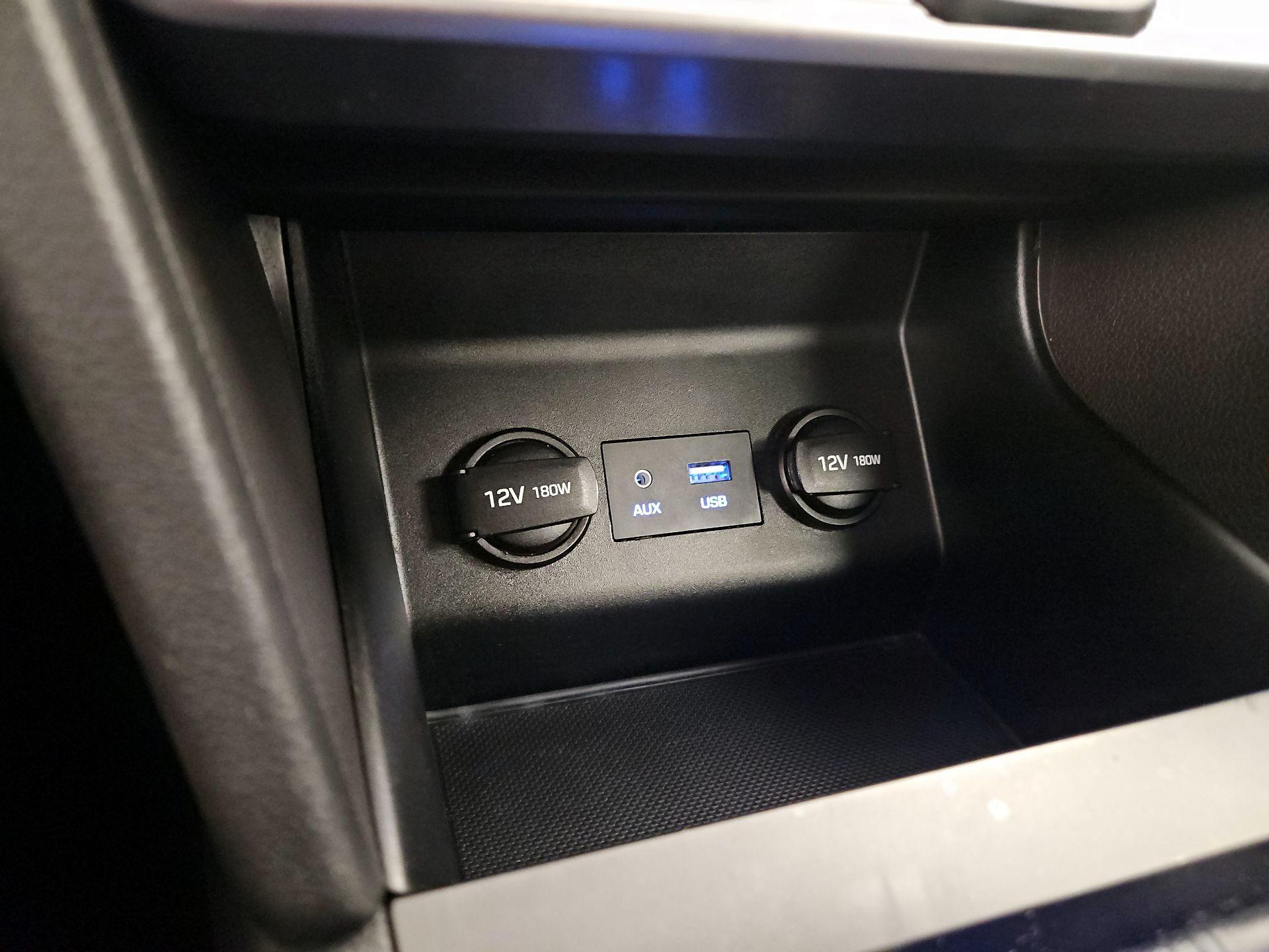 Thumbnail: 2019 Hyundai Elantra - 18