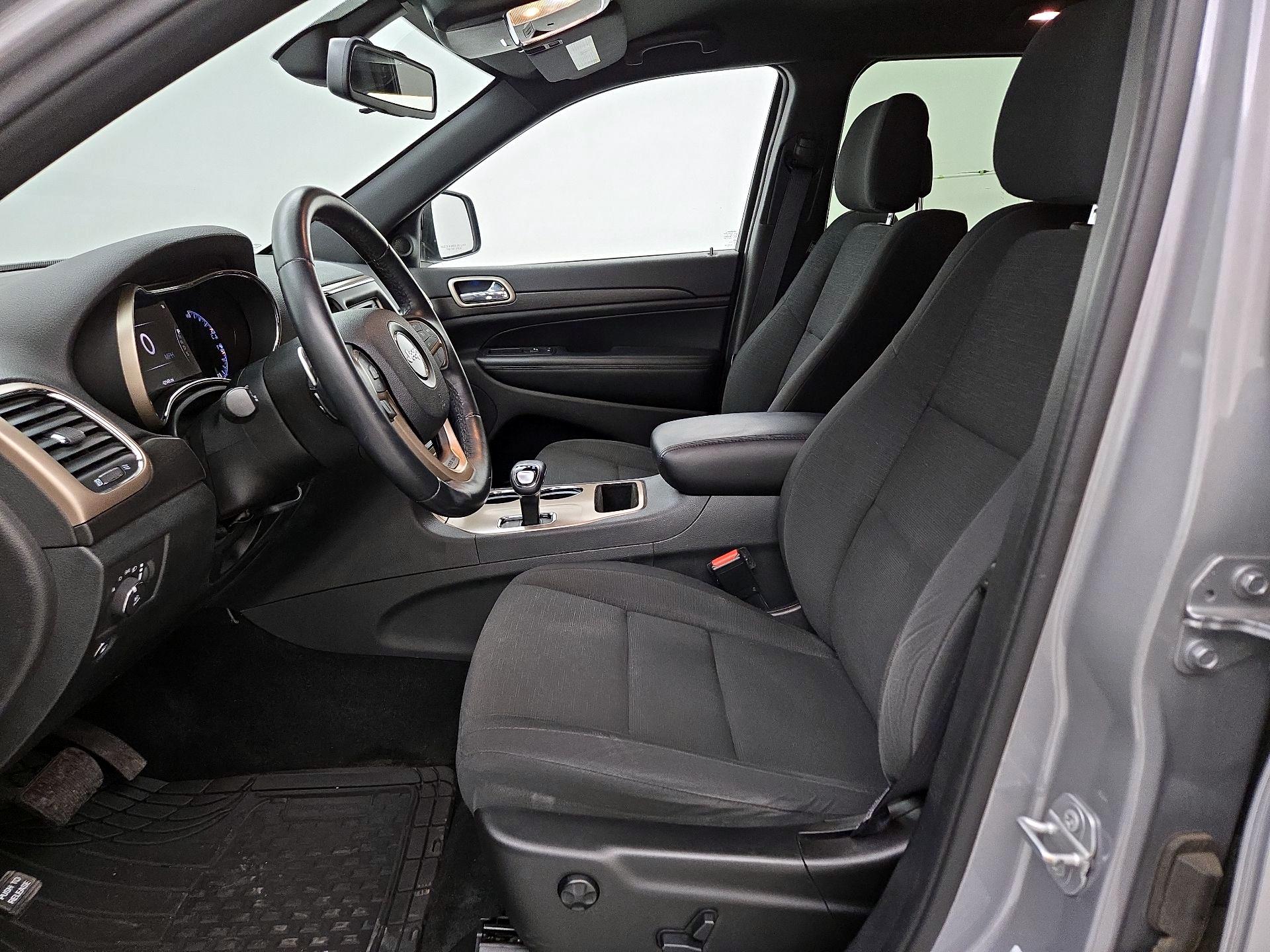 Thumbnail: 2015 Jeep Grand Cherokee - 11