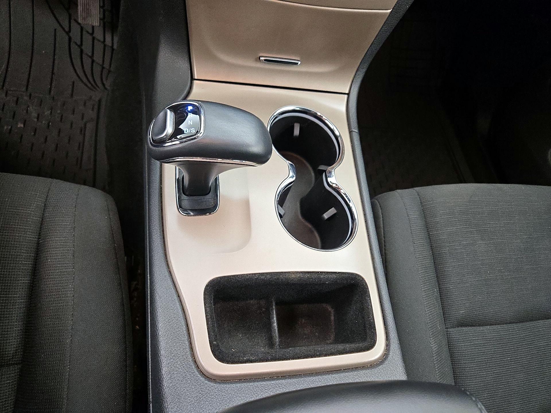 Thumbnail: 2015 Jeep Grand Cherokee - 16