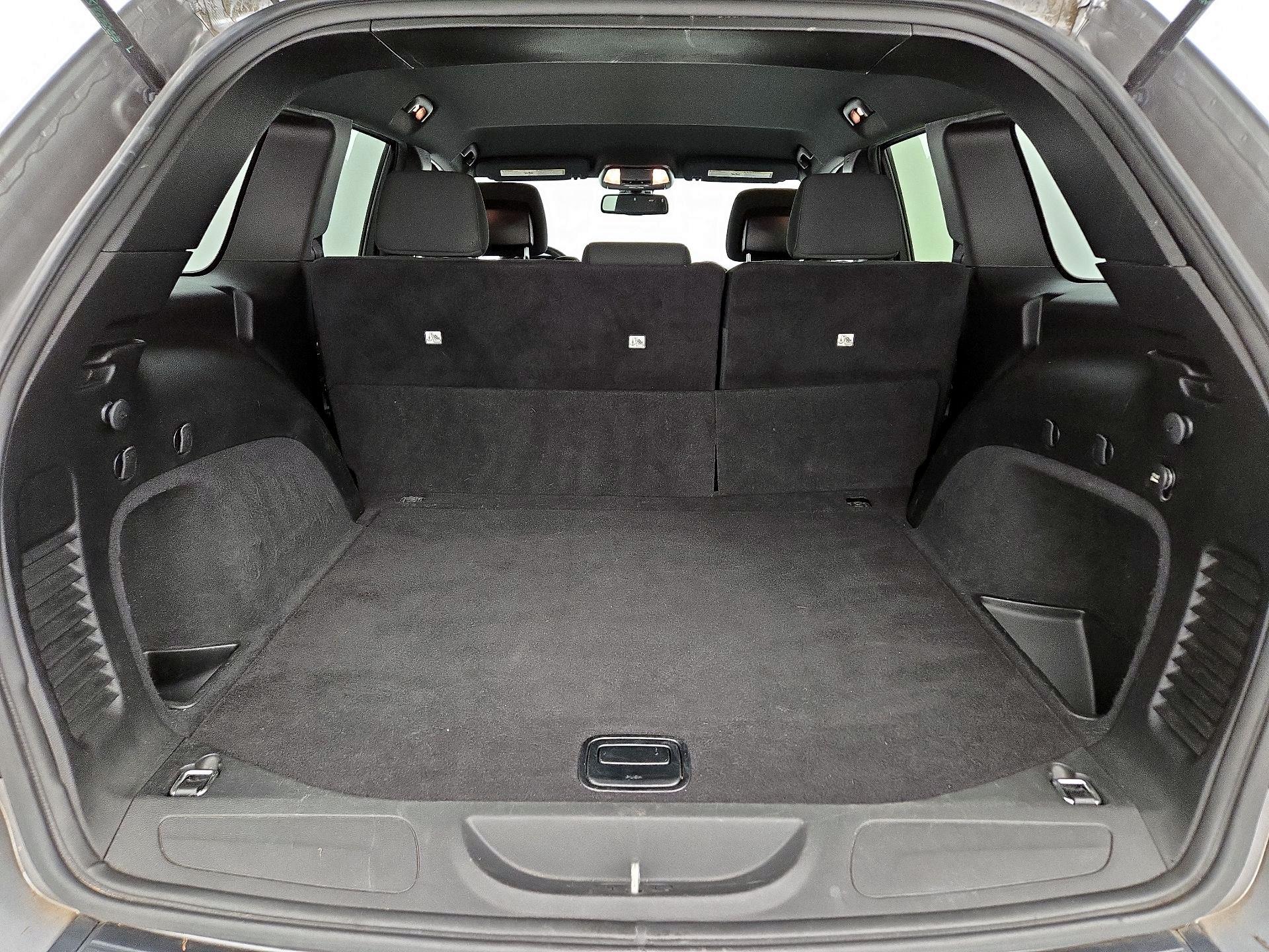 Thumbnail: 2015 Jeep Grand Cherokee - 19