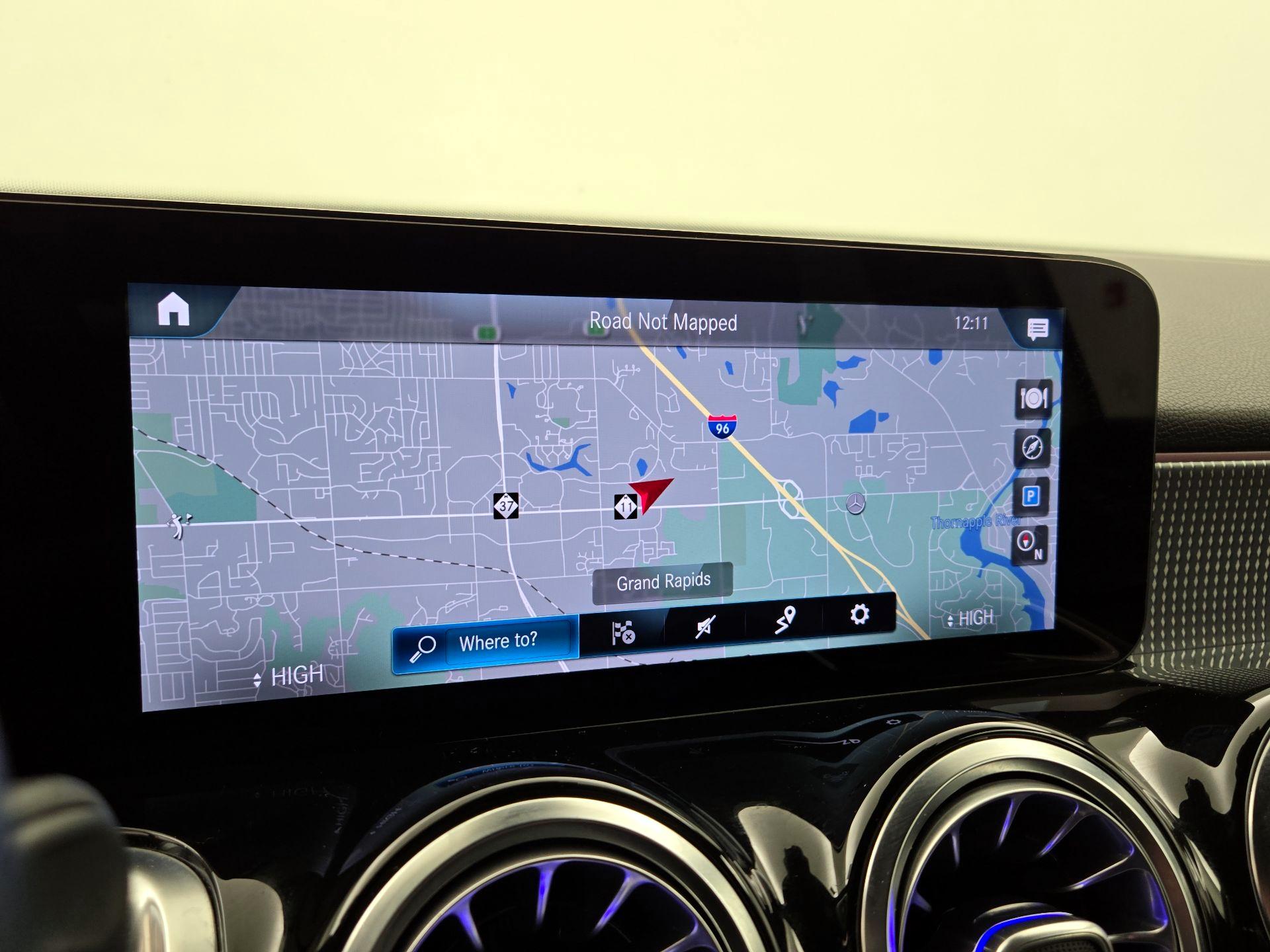 Thumbnail: 2020 Mercedes-Benz GLB - 14