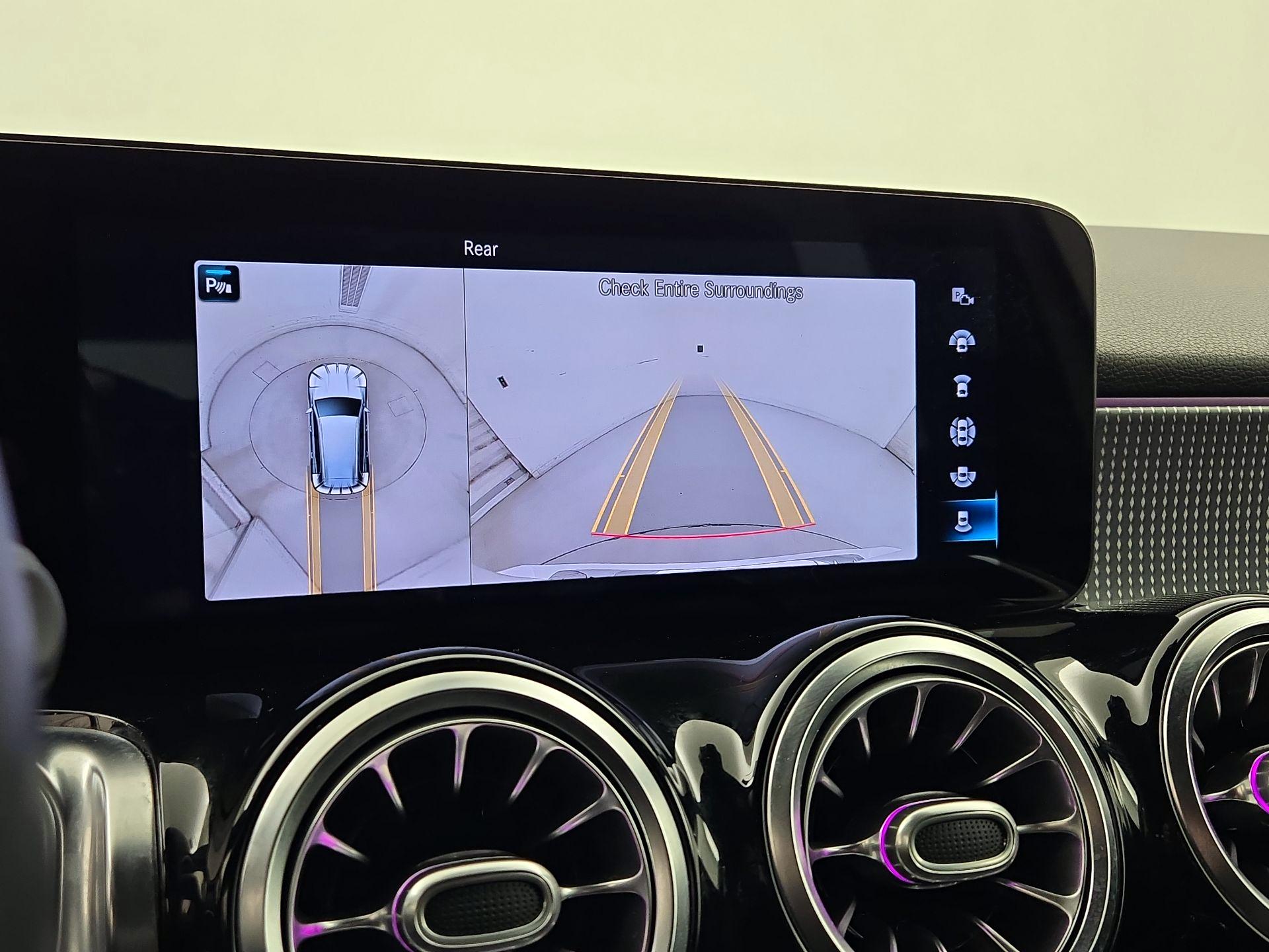 Thumbnail: 2020 Mercedes-Benz GLB - 15