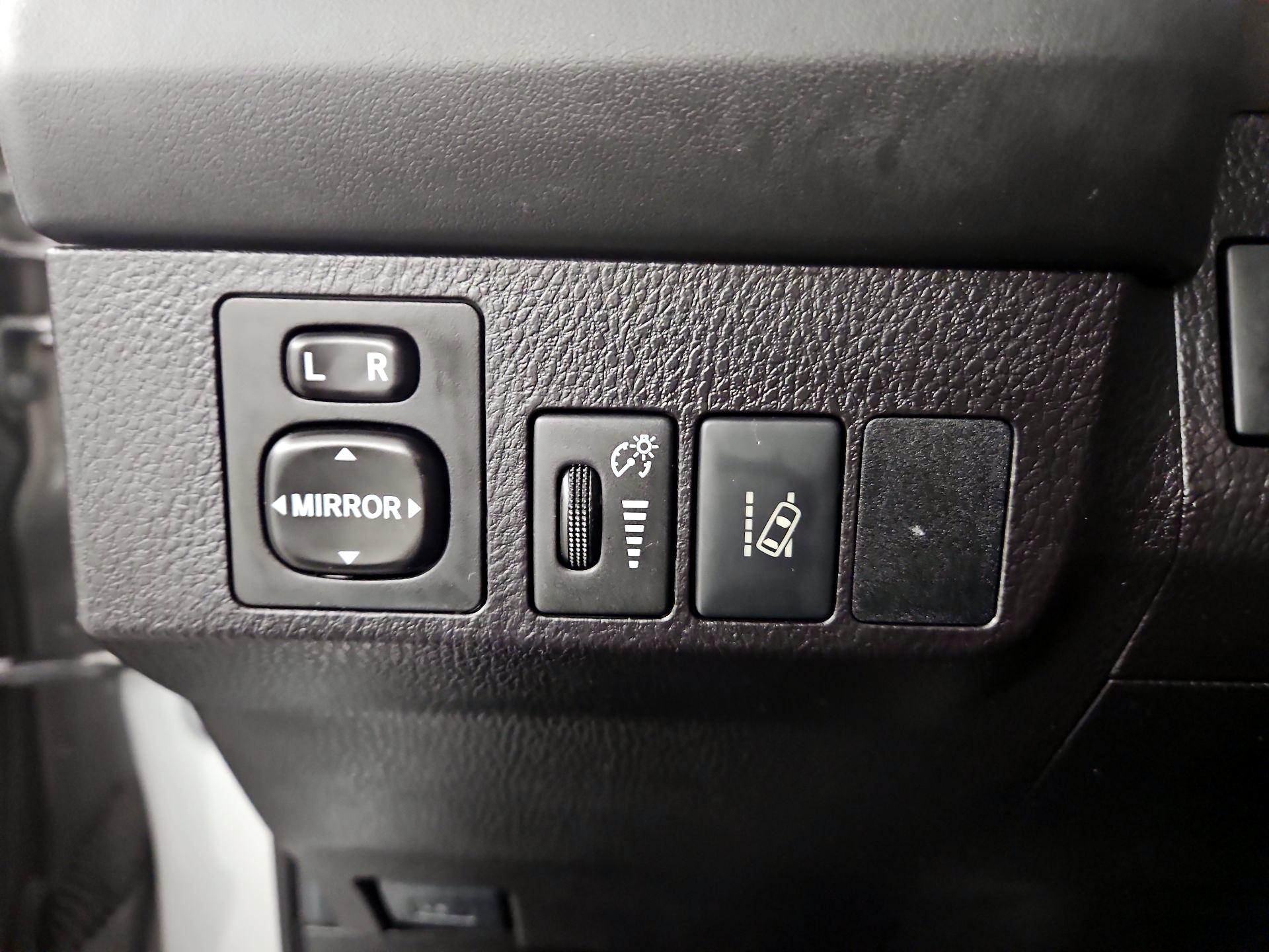 Thumbnail: 2018 Toyota RAV4 - 13