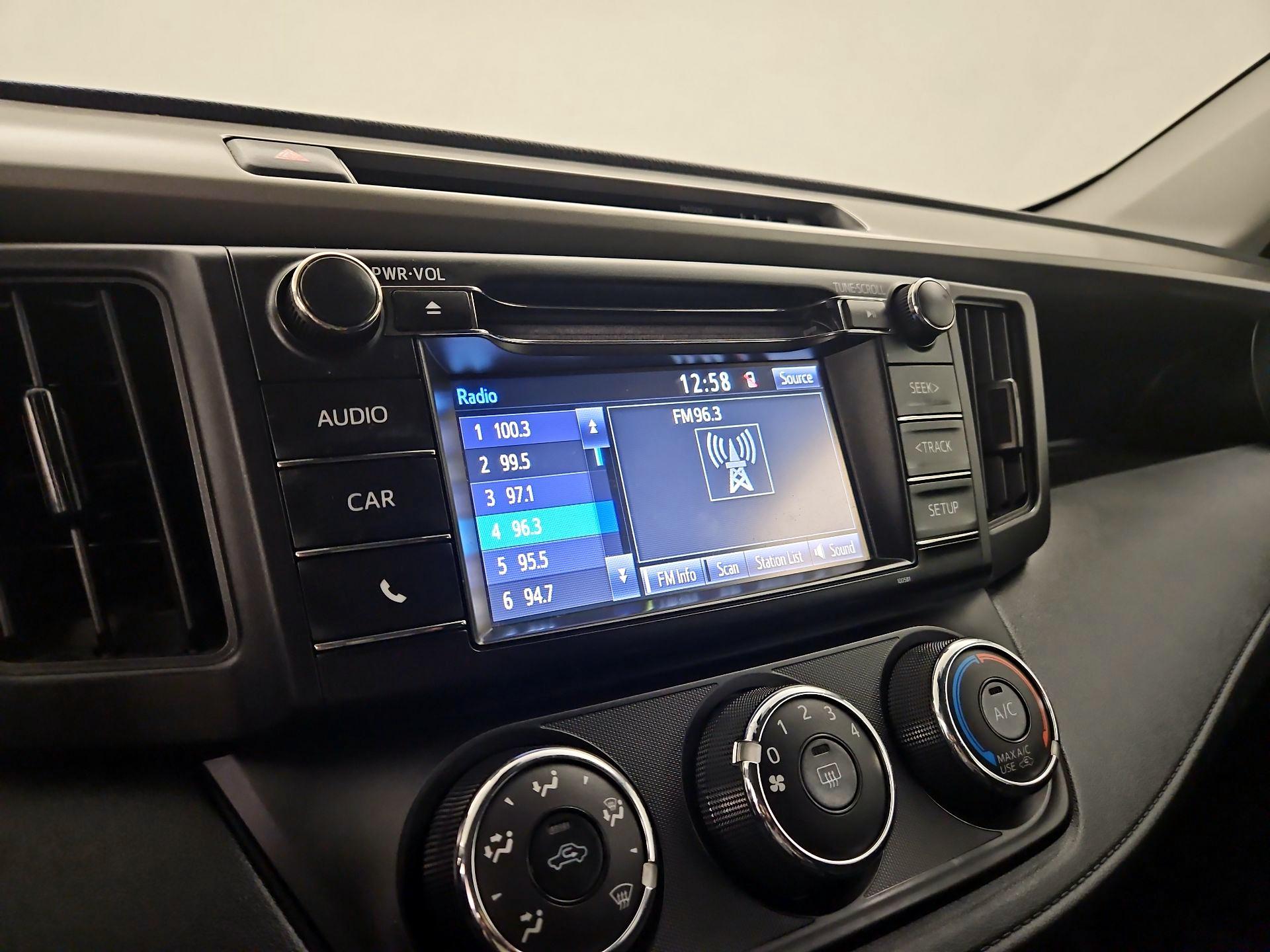 Thumbnail: 2018 Toyota RAV4 - 15