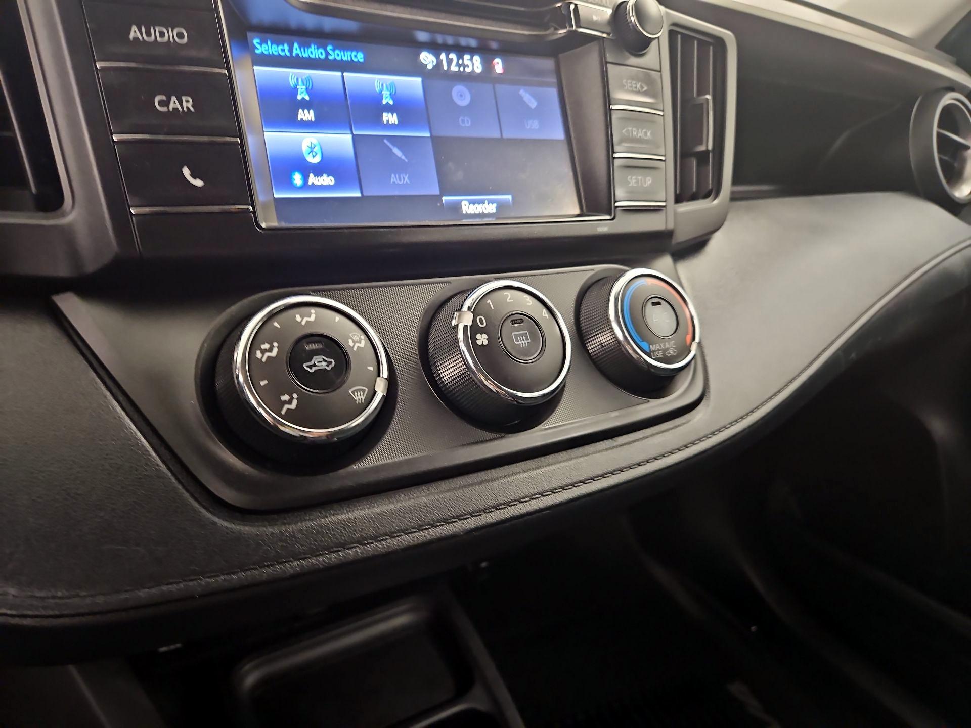 Thumbnail: 2018 Toyota RAV4 - 16