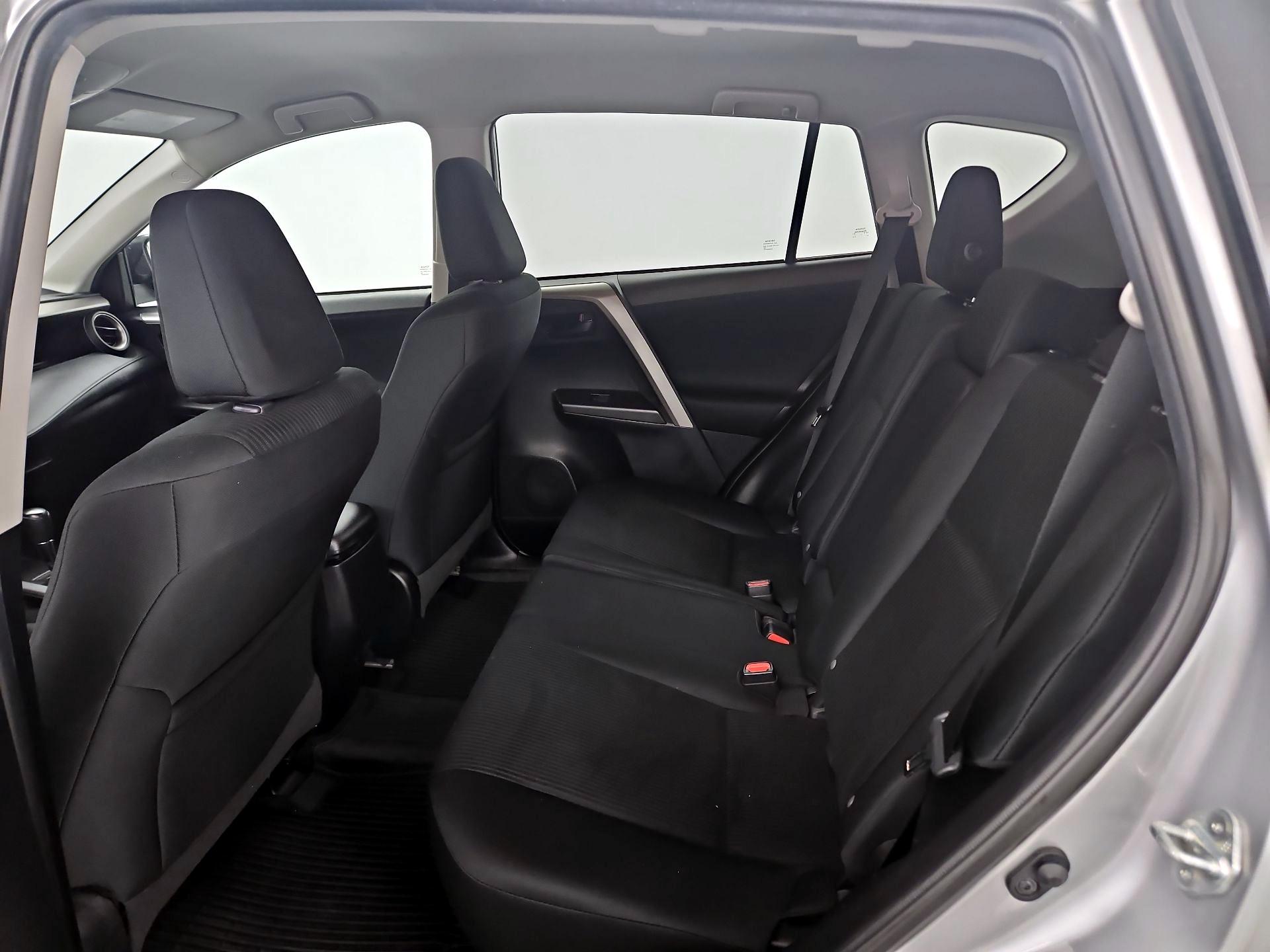 Thumbnail: 2018 Toyota RAV4 - 19