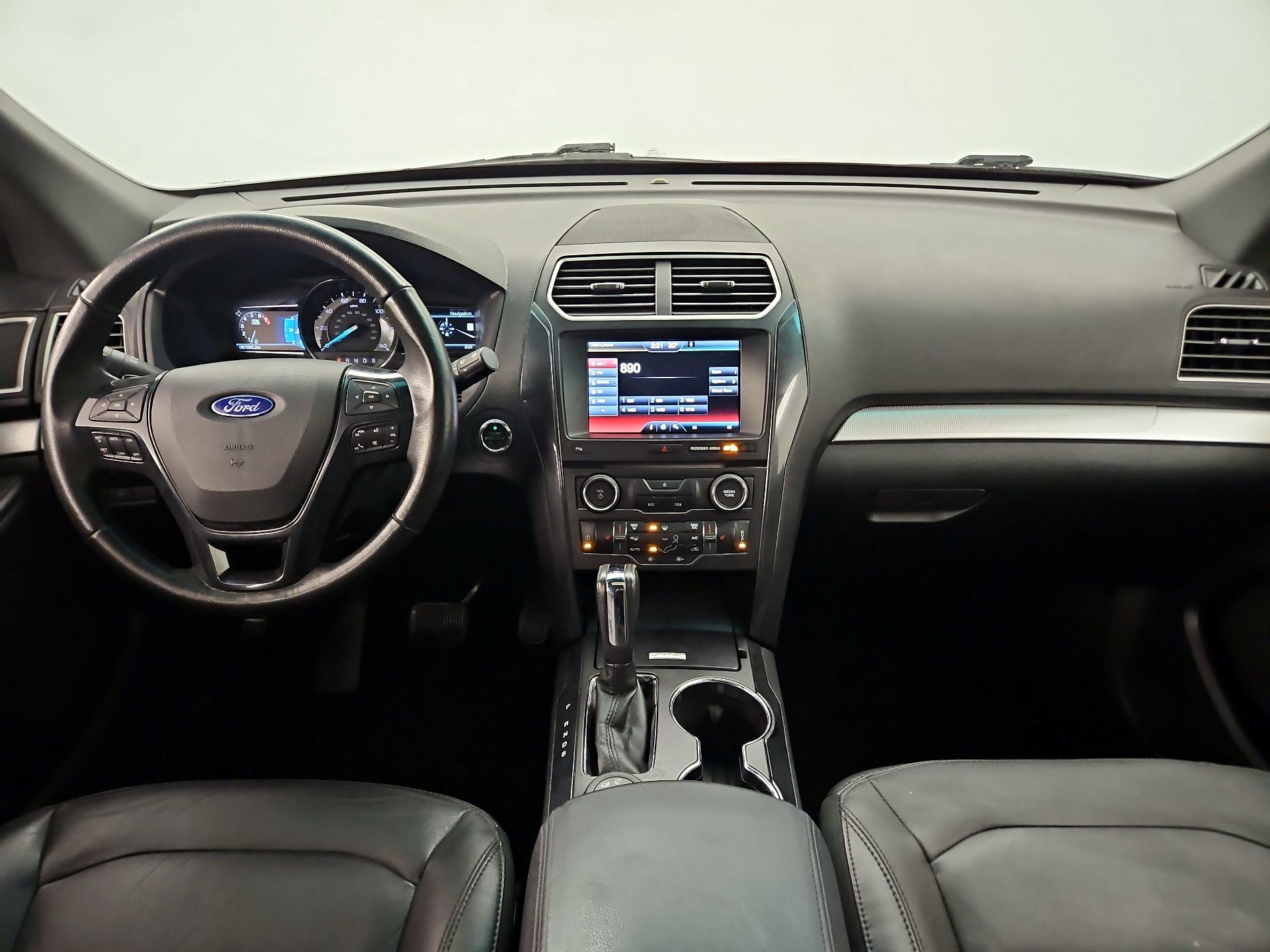 Thumbnail: 2016 Ford Explorer - 9