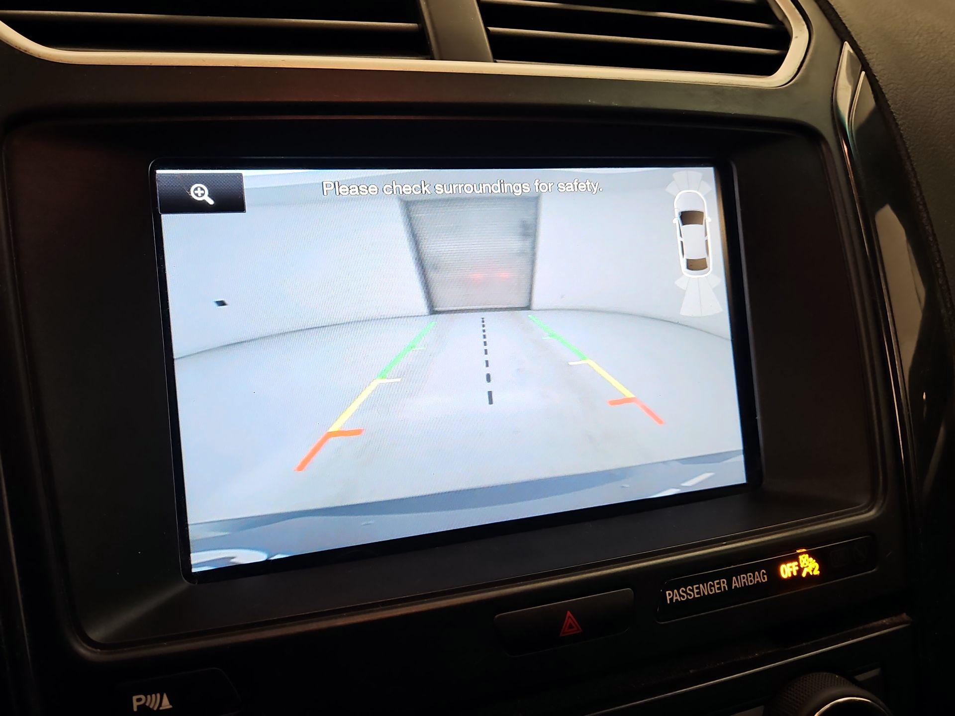 Thumbnail: 2016 Ford Explorer - 15