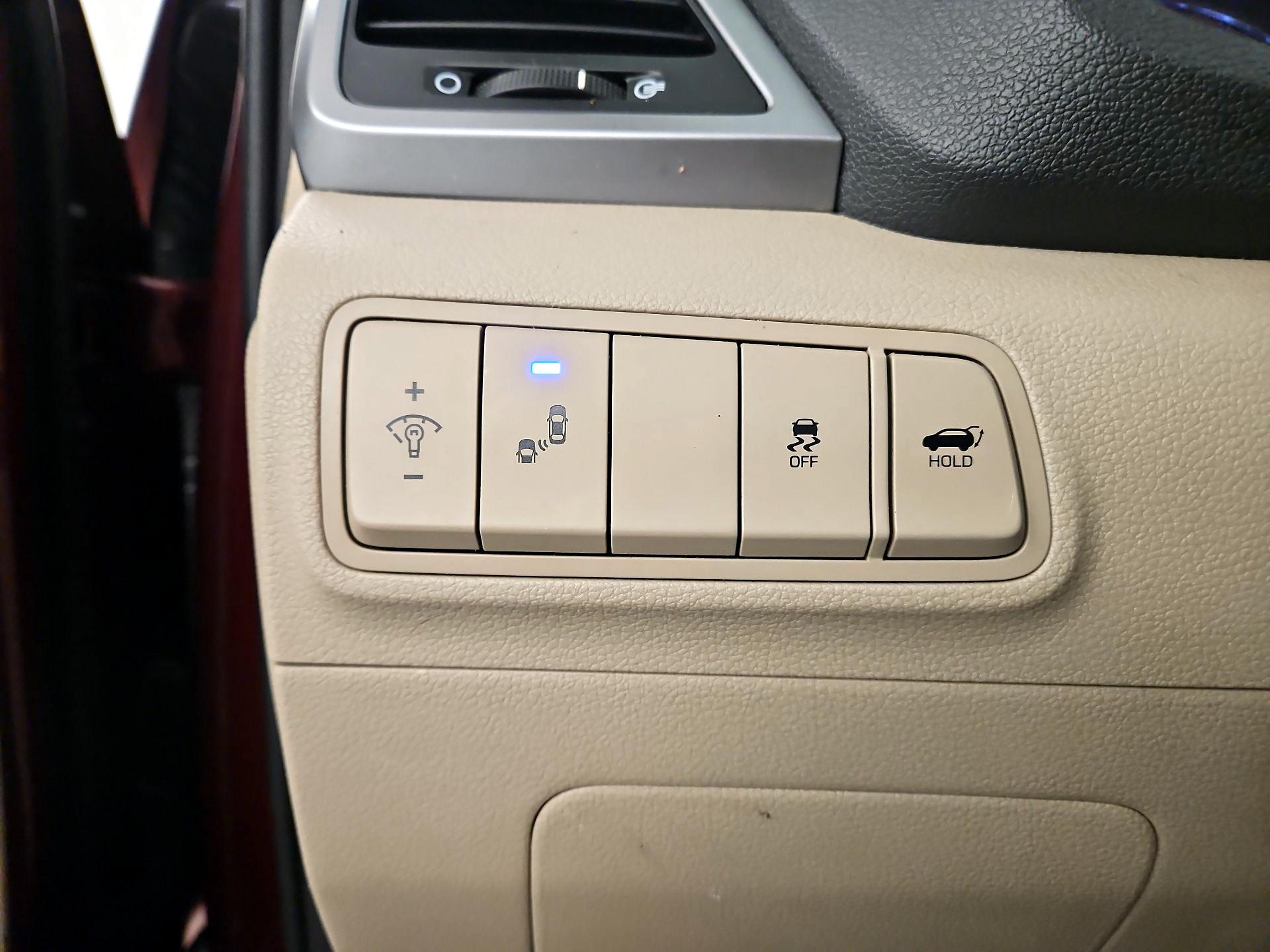 Thumbnail: 2016 Hyundai Tucson - 13