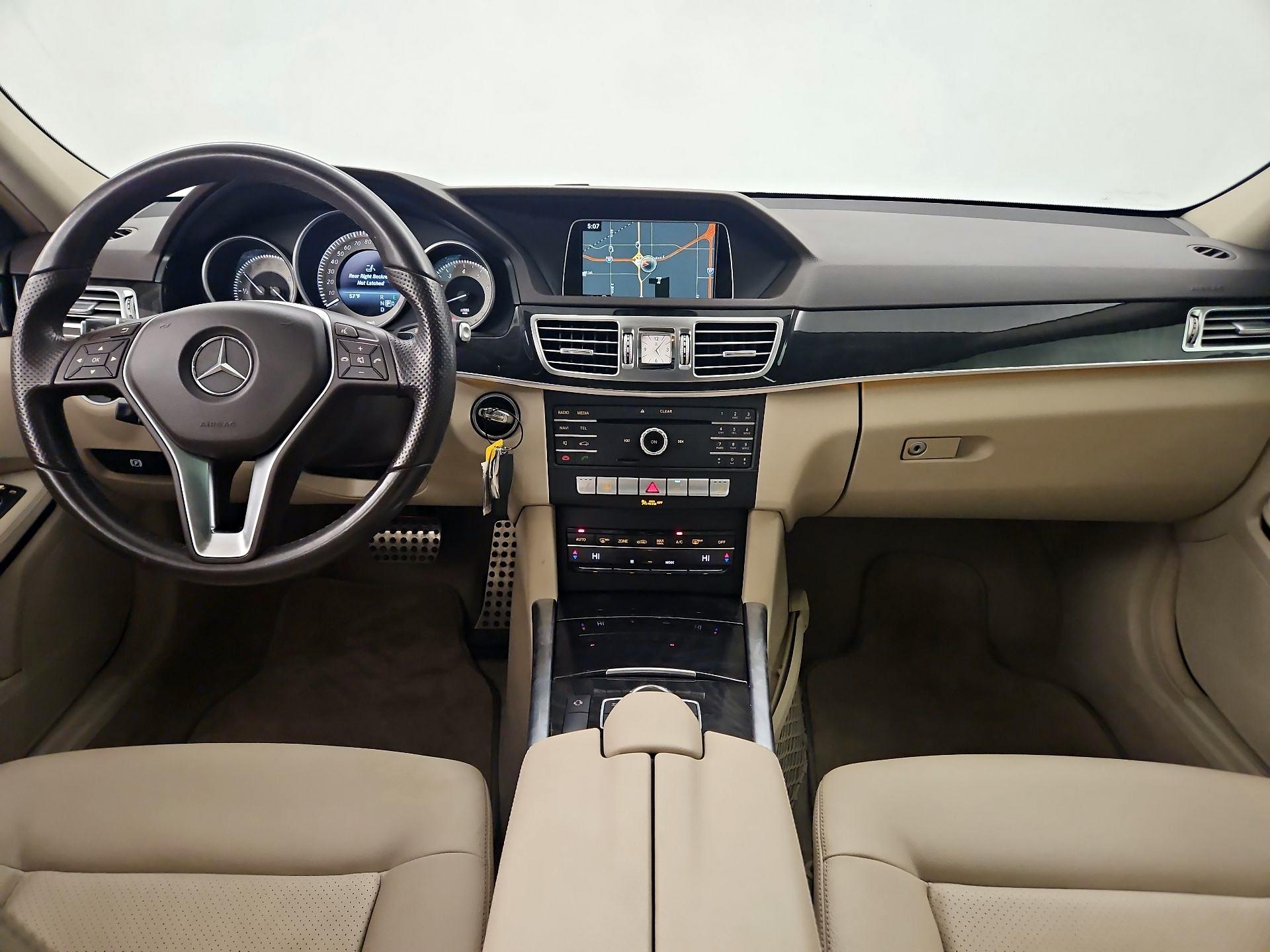 Thumbnail: 2016 Mercedes-Benz E-Class - 9