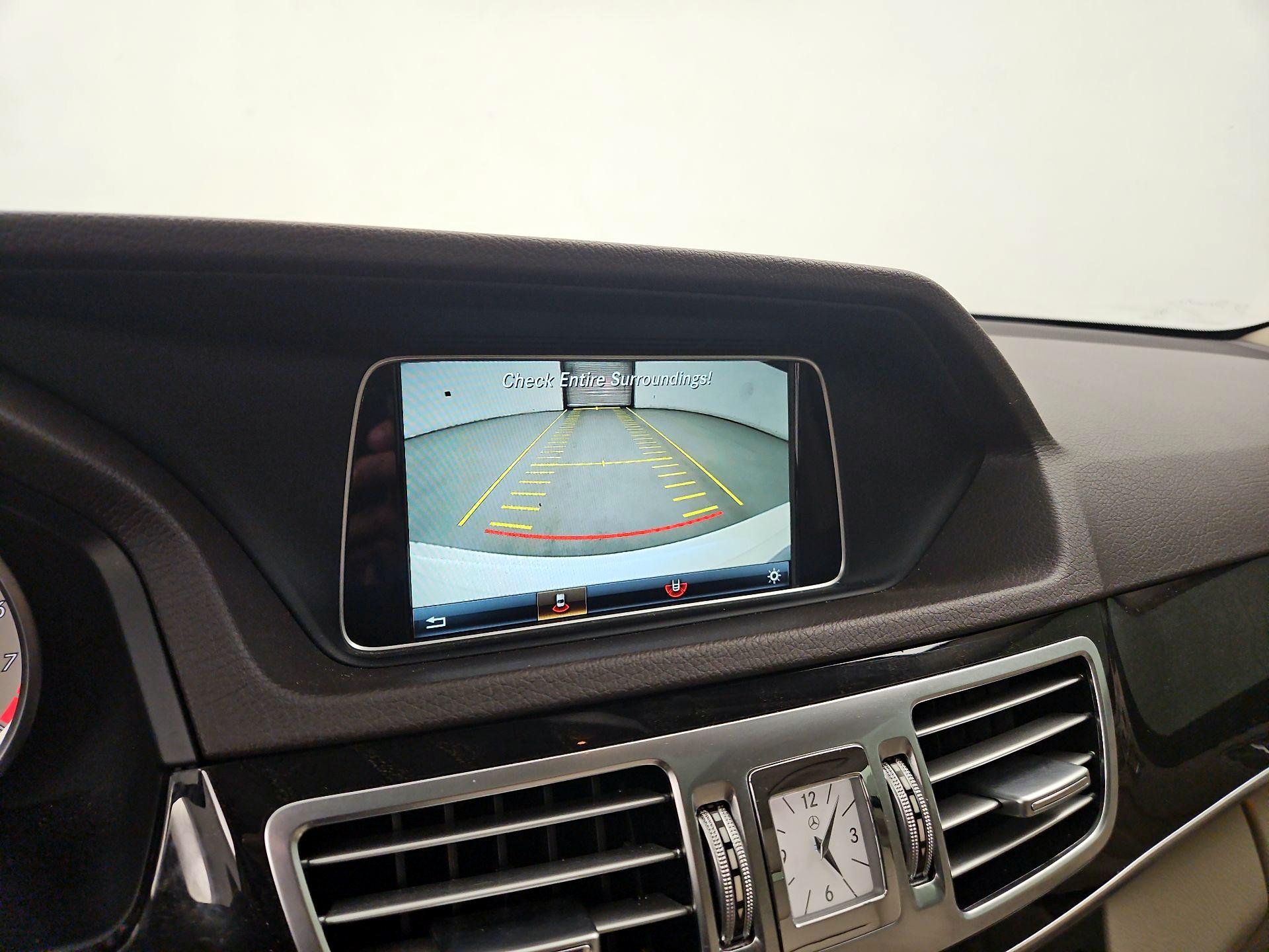 Thumbnail: 2016 Mercedes-Benz E-Class - 15