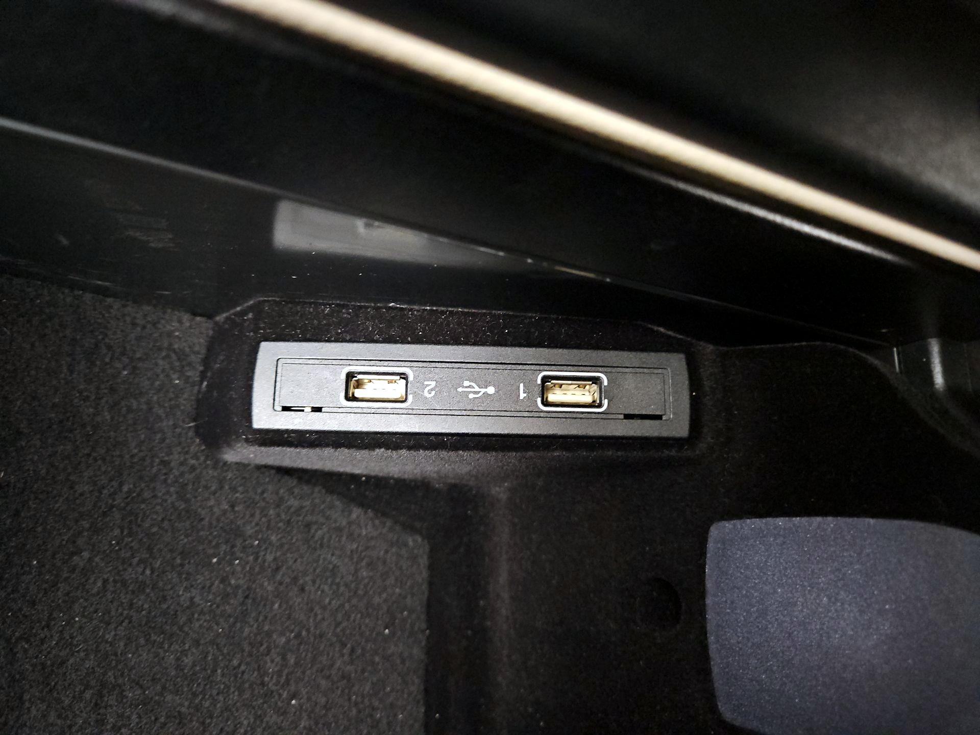 Thumbnail: 2016 Mercedes-Benz E-Class - 19