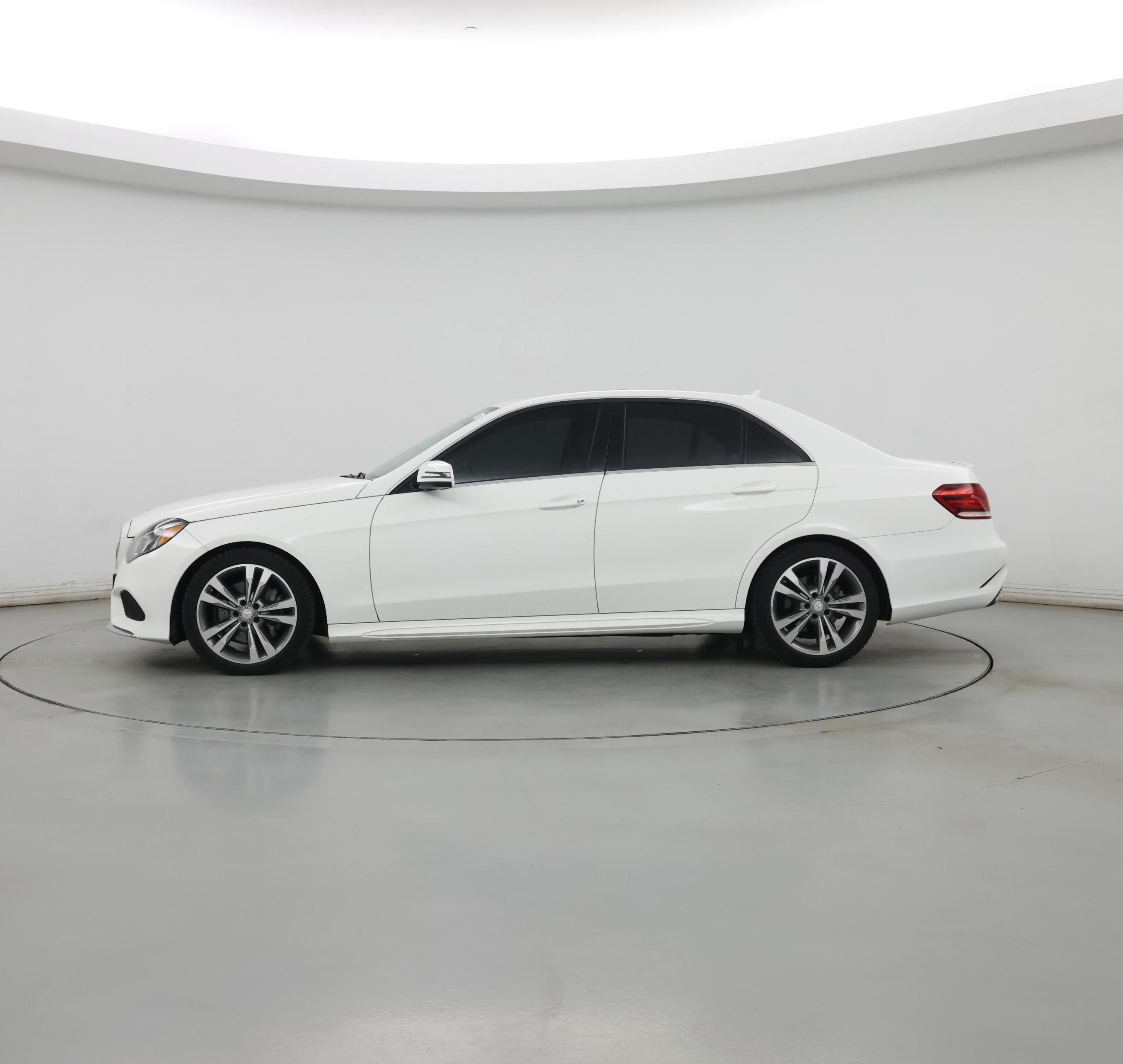 Thumbnail: 2016 Mercedes-Benz E-Class - 3