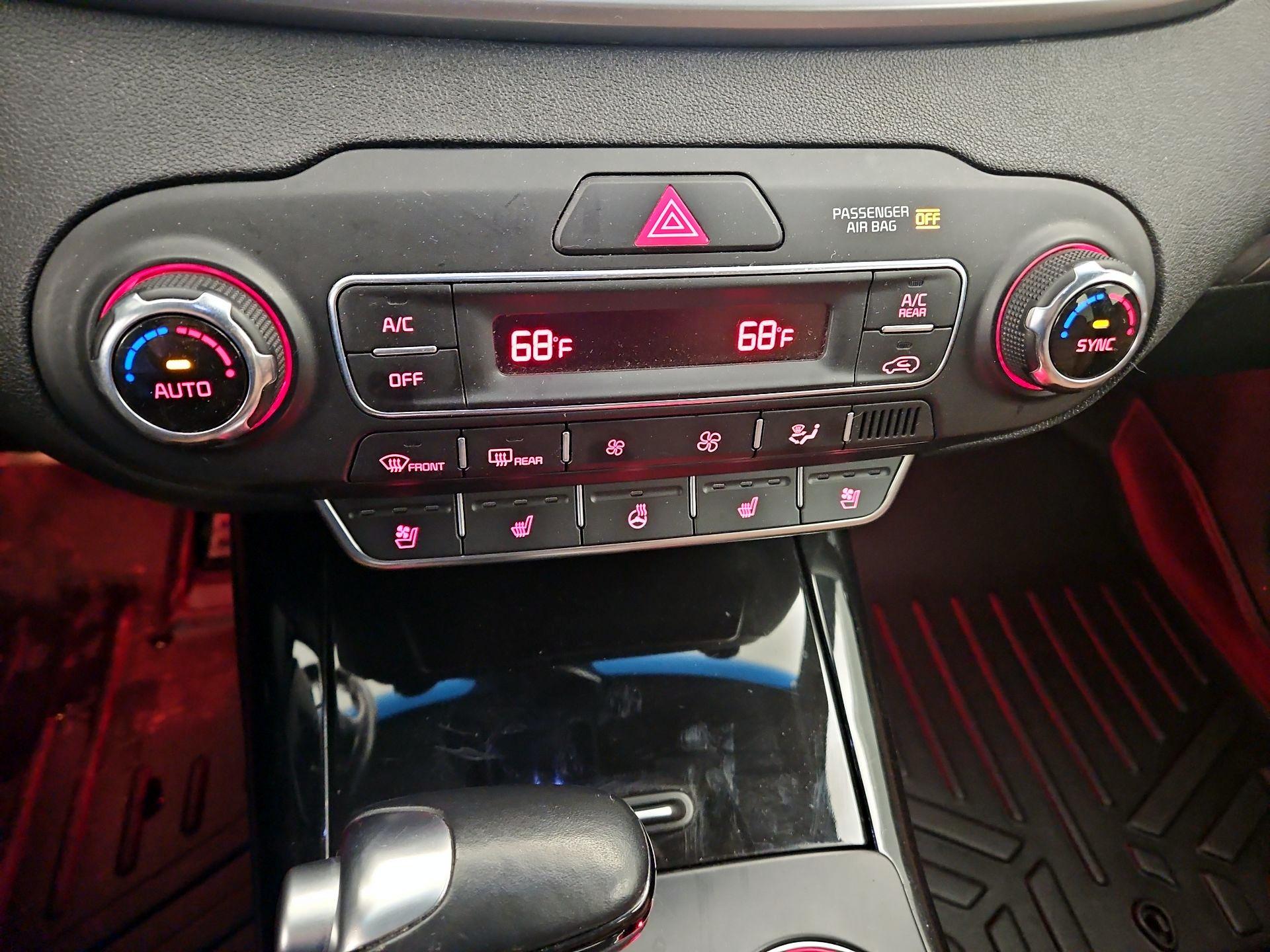 Thumbnail: 2019 Kia Sorento - 17