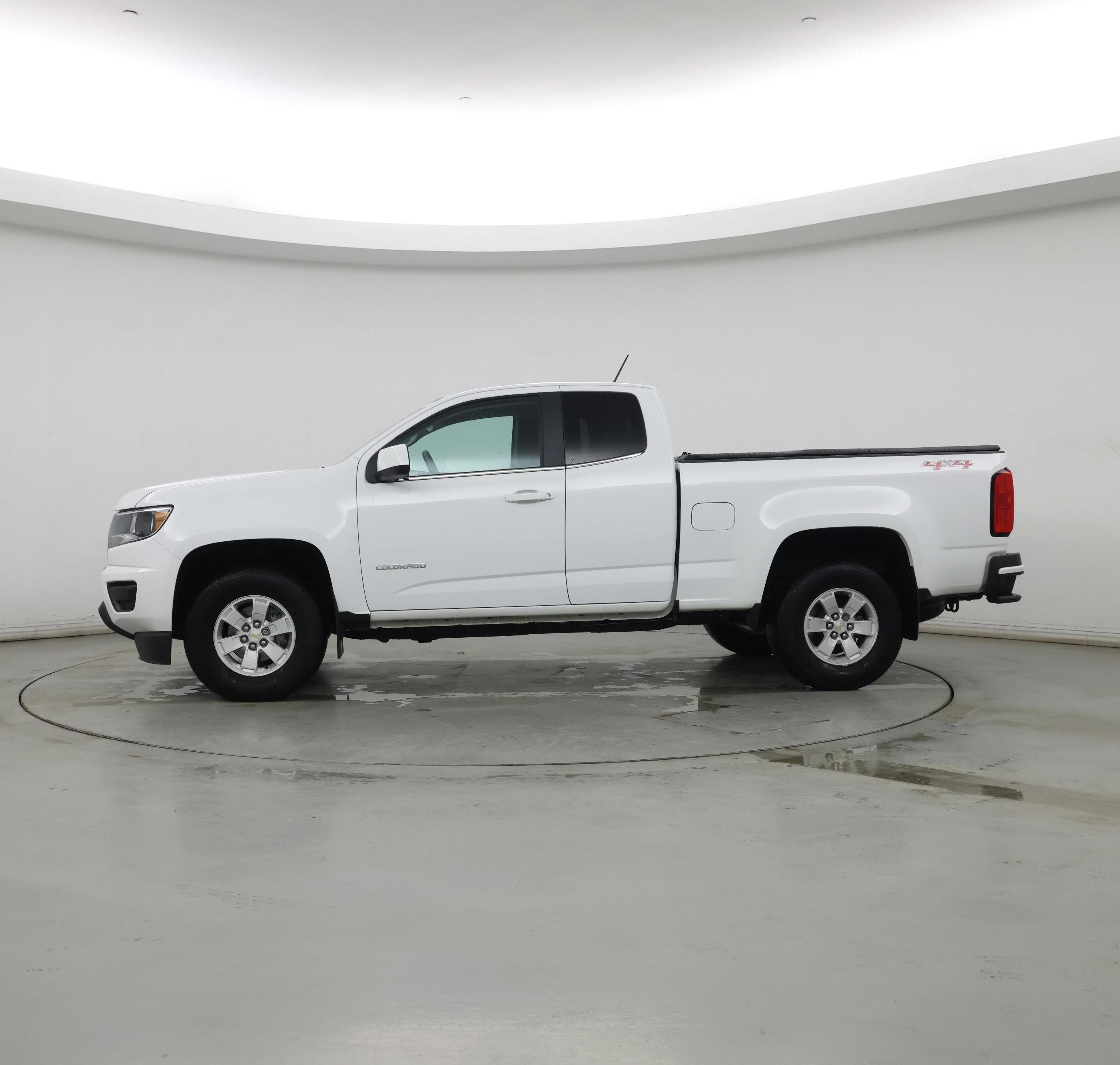 Thumbnail: 2020 Chevrolet Colorado - 3