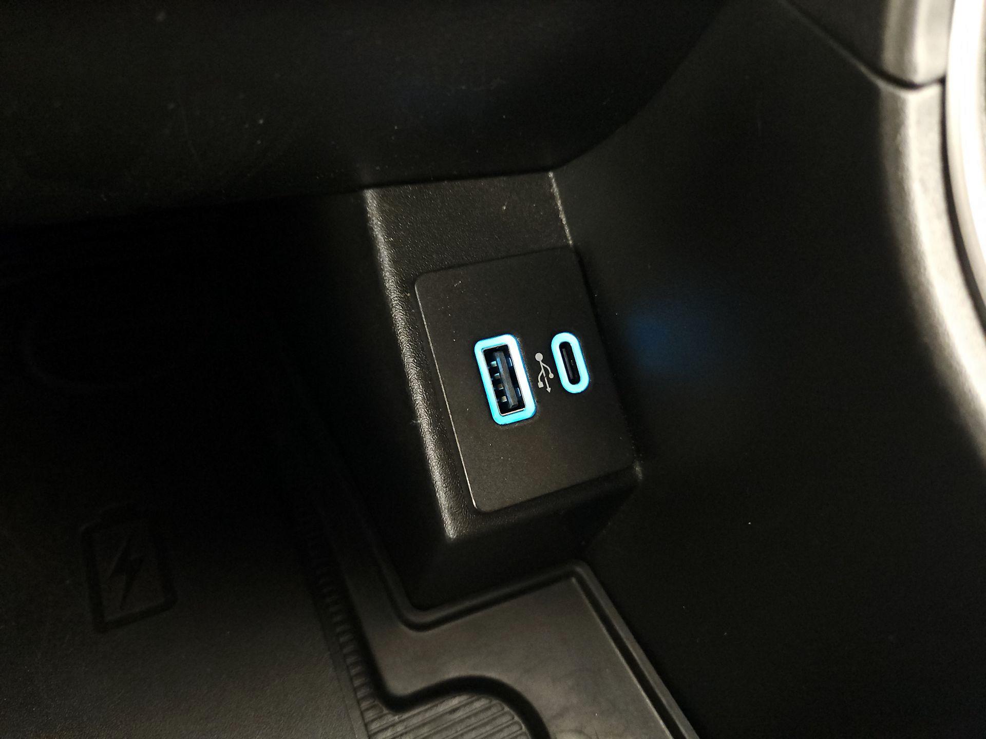 Thumbnail: 2023 Ford Edge - 18