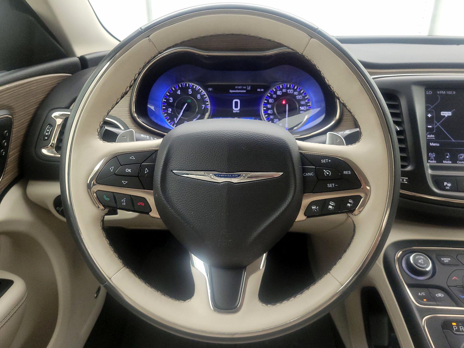 Thumbnail: 2015 Chrysler 200 - 10