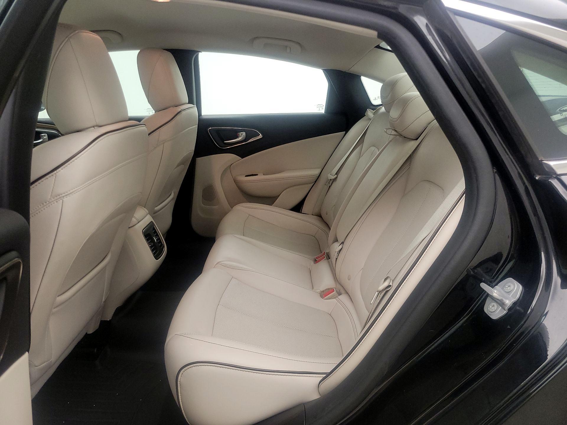 Thumbnail: 2015 Chrysler 200 - 20