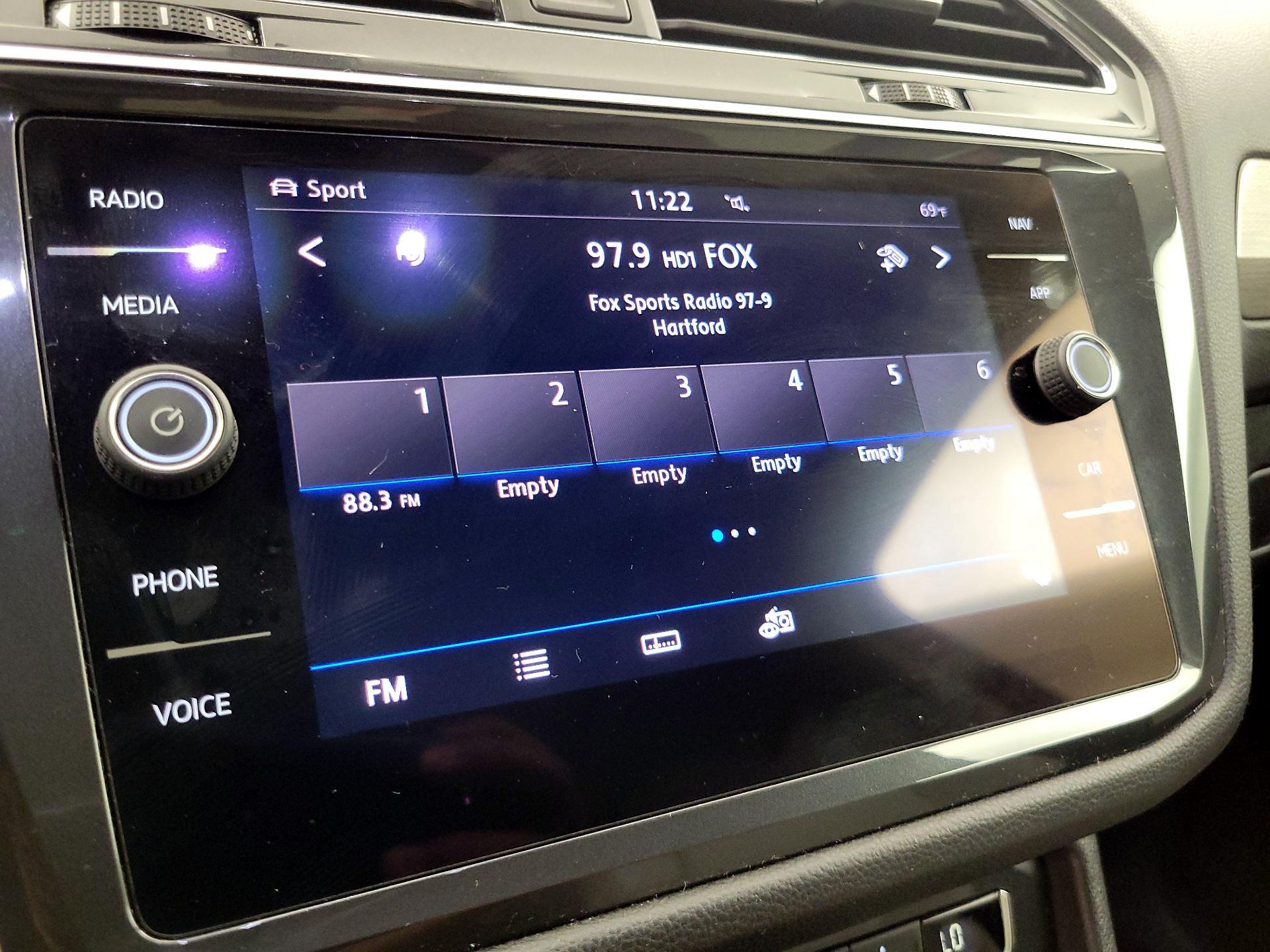 Thumbnail: 2019 Volkswagen Tiguan - 16