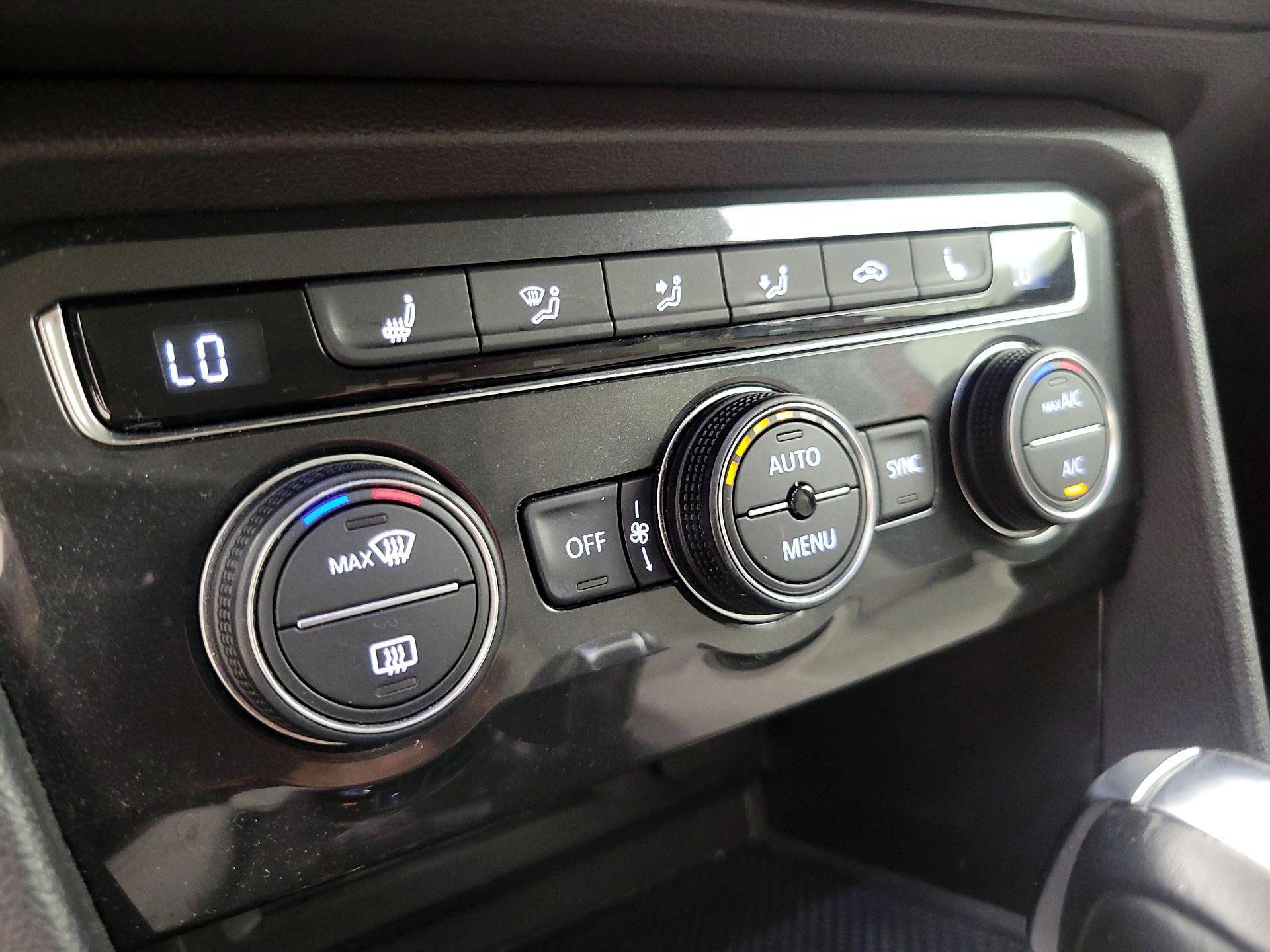 Thumbnail: 2019 Volkswagen Tiguan - 17