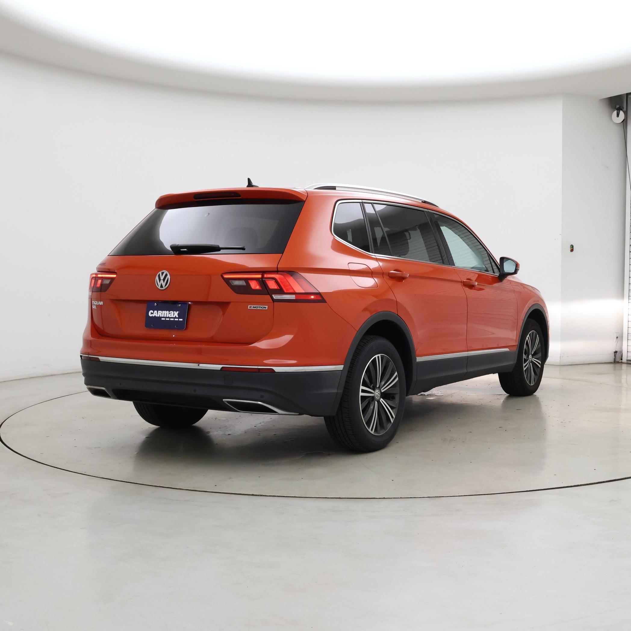 Thumbnail: 2019 Volkswagen Tiguan - 8