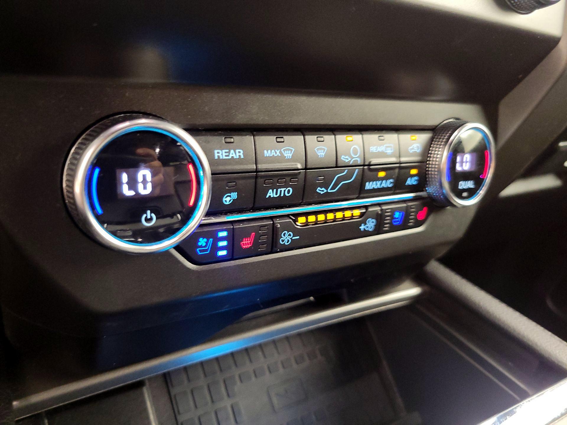 Thumbnail: 2019 Ford Expedition - 16