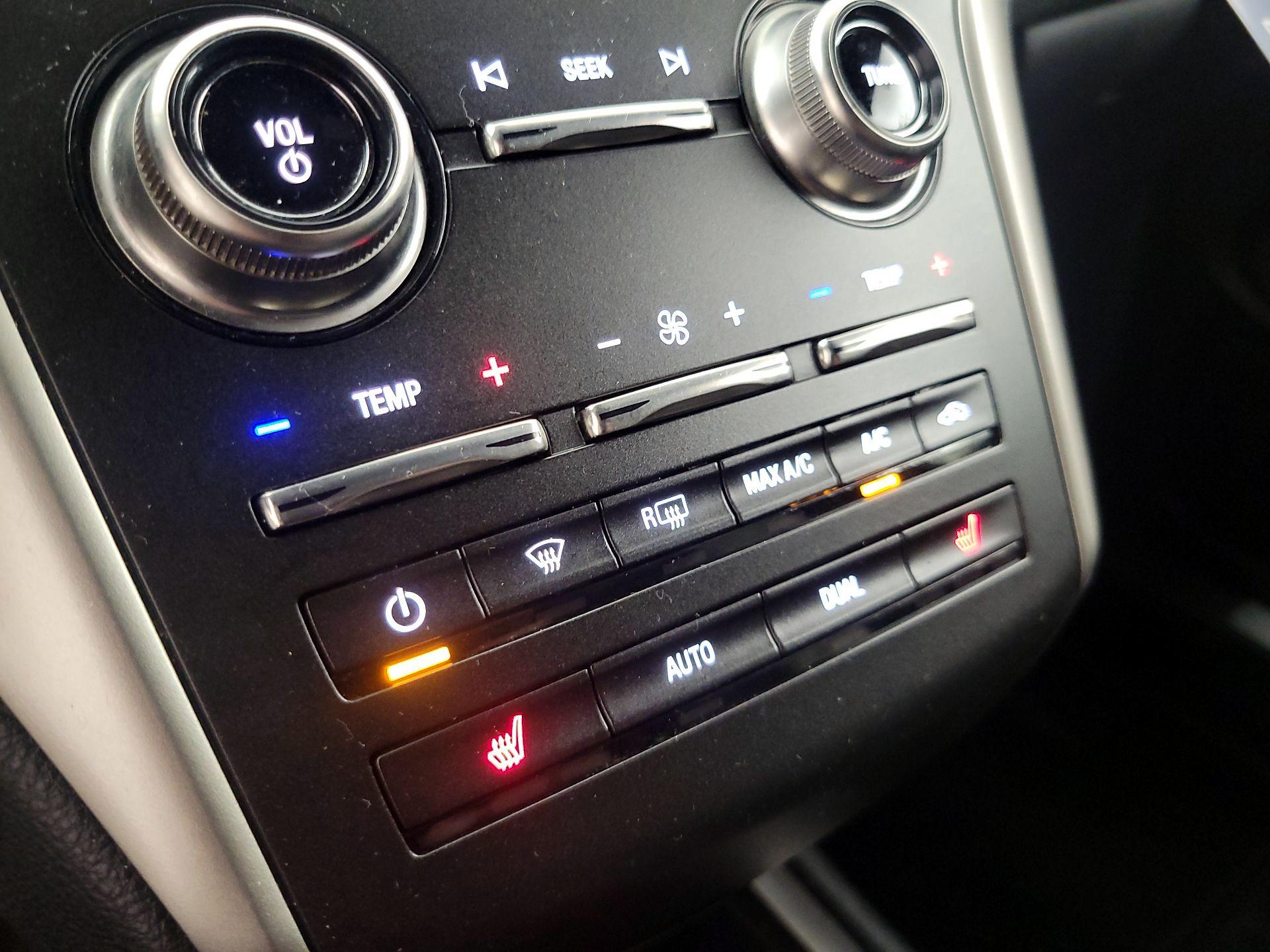 Thumbnail: 2015 Lincoln MKC - 17