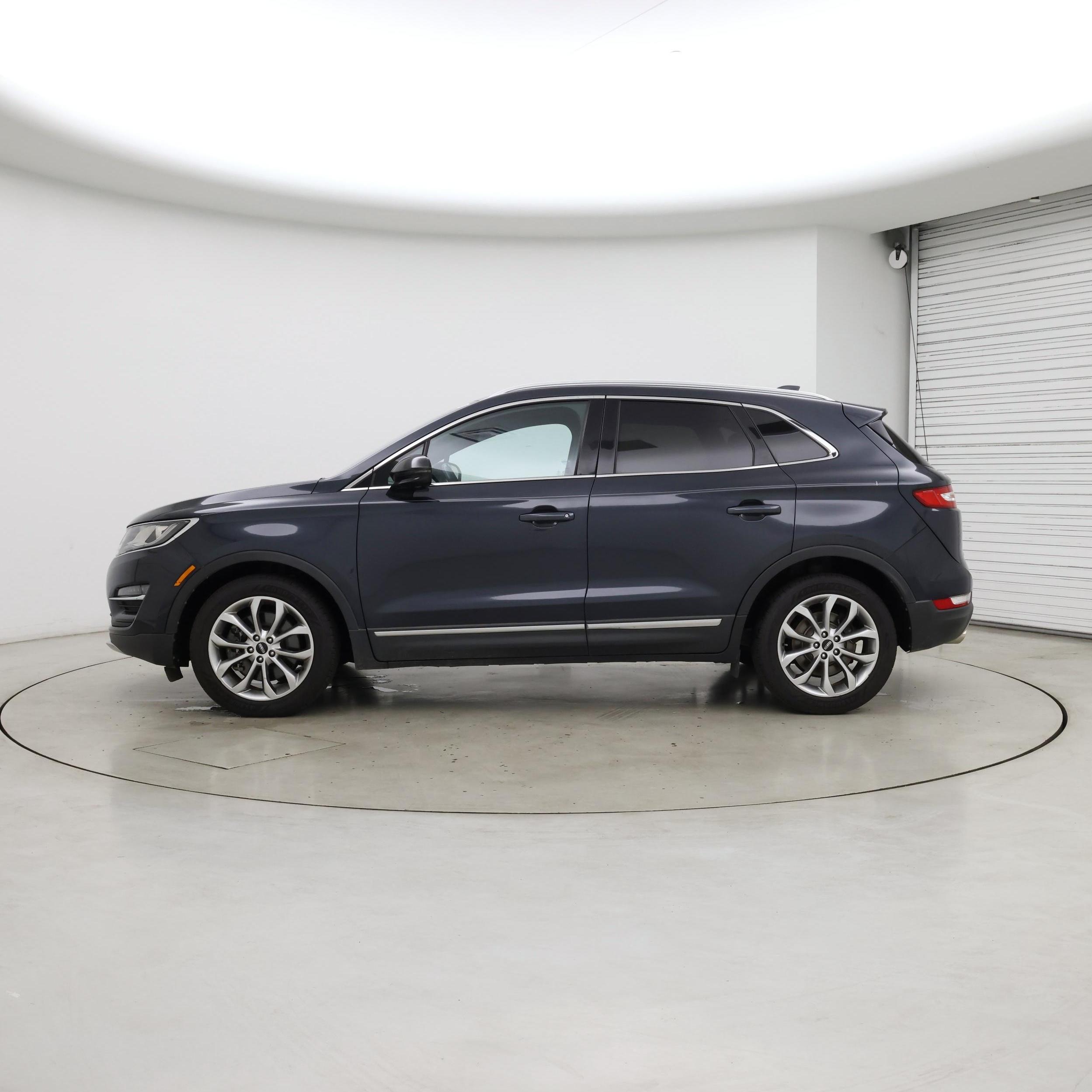 Thumbnail: 2015 Lincoln MKC - 3
