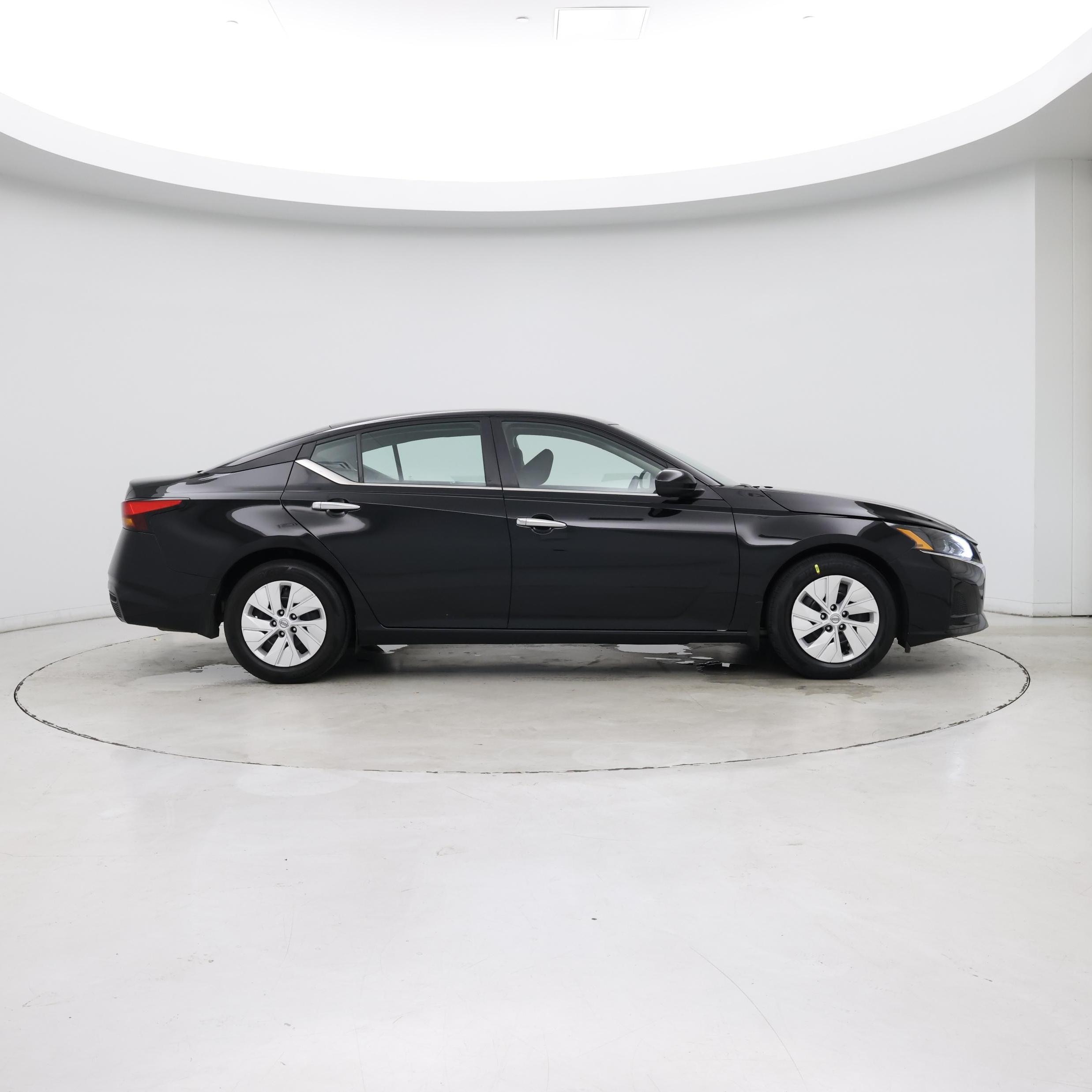 Thumbnail: 2023 Nissan Altima - 7