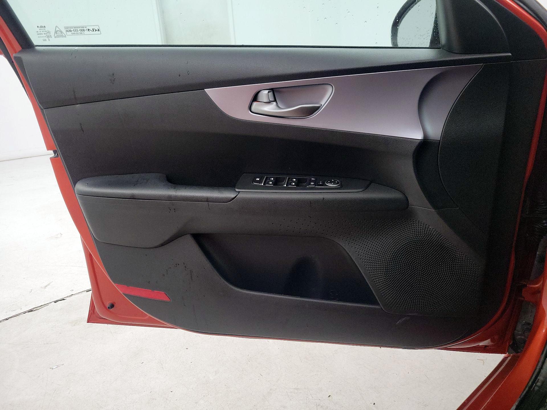 Thumbnail: 2022 Kia Forte - 12