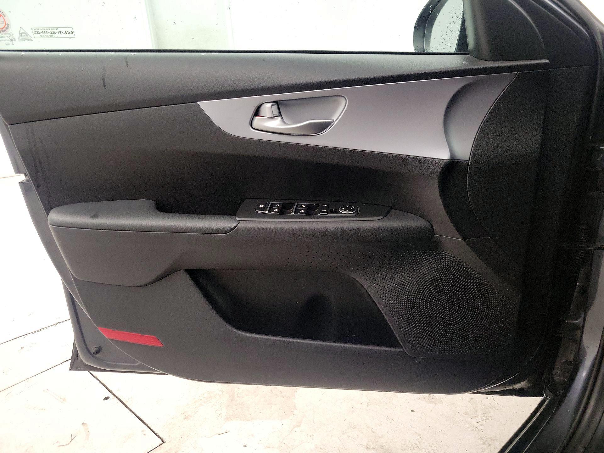Thumbnail: 2023 Kia Forte - 12