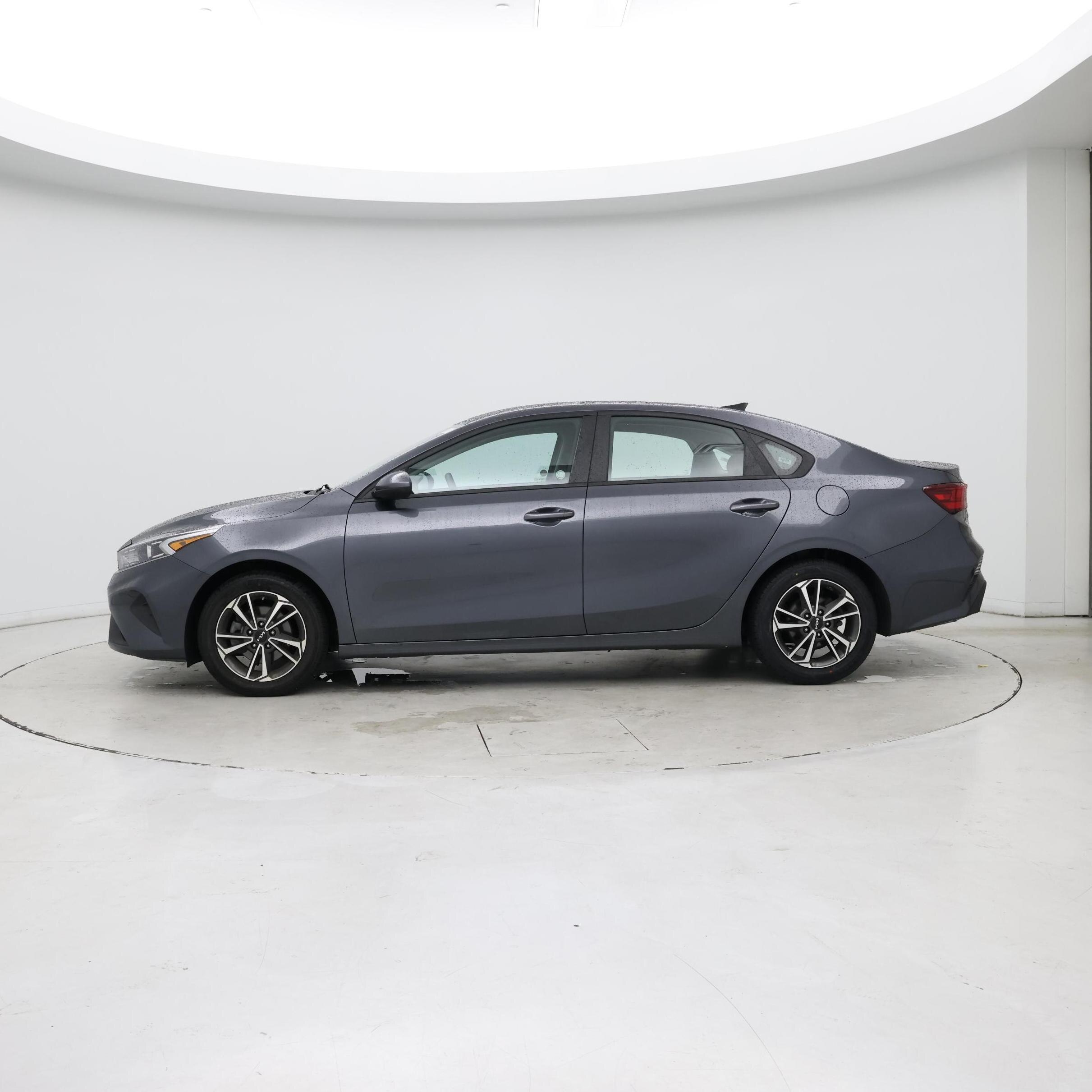 Thumbnail: 2023 Kia Forte - 3