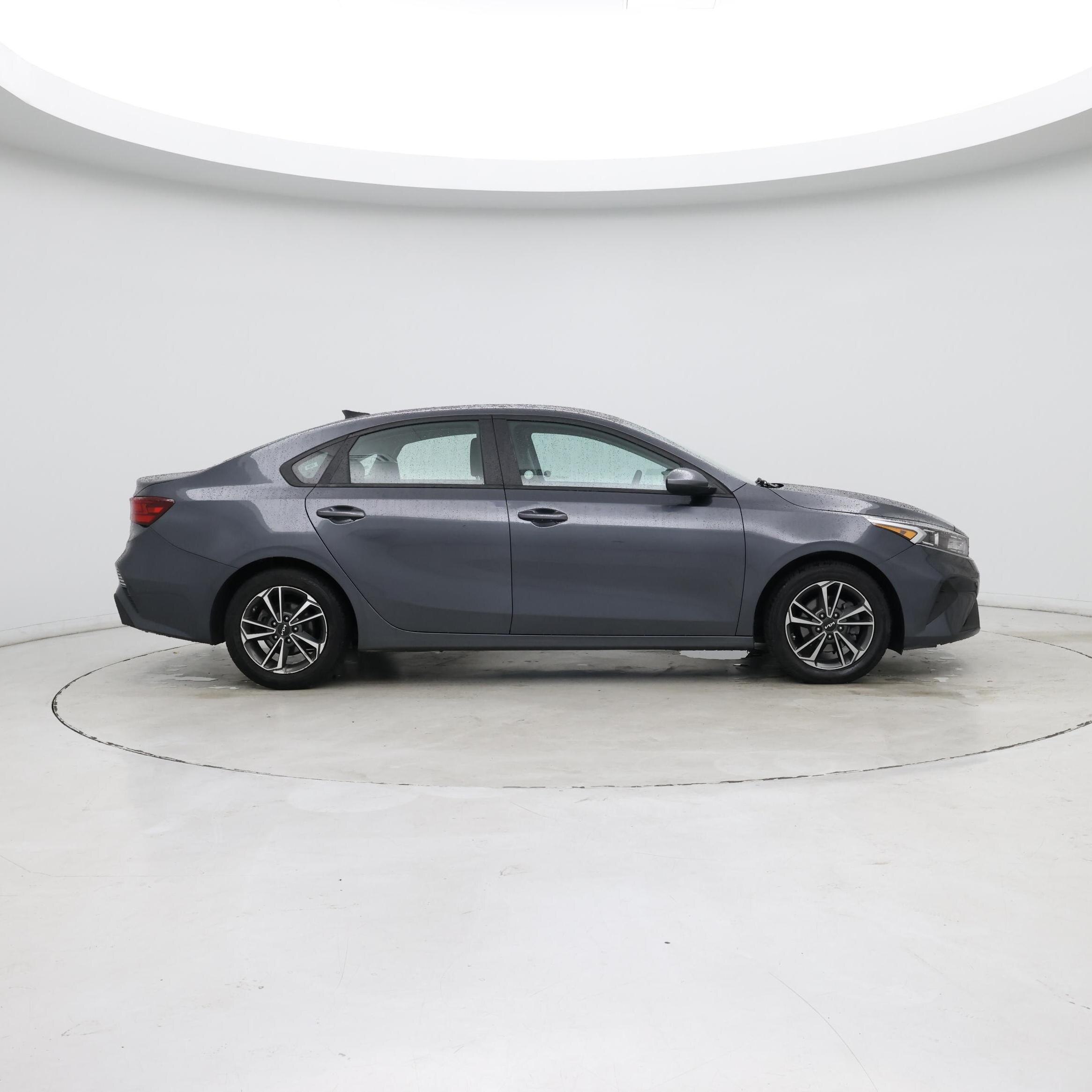 Thumbnail: 2023 Kia Forte - 7