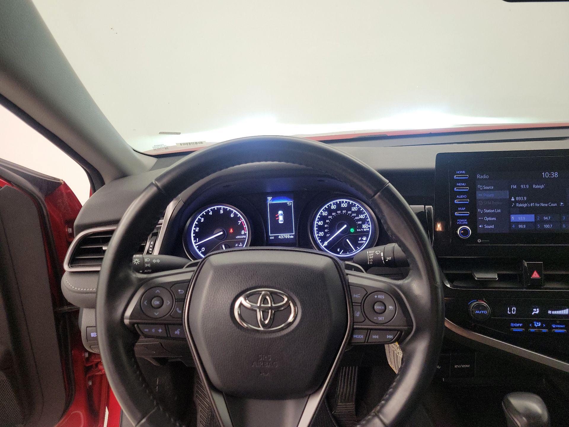 Thumbnail: 2021 Toyota Camry - 10