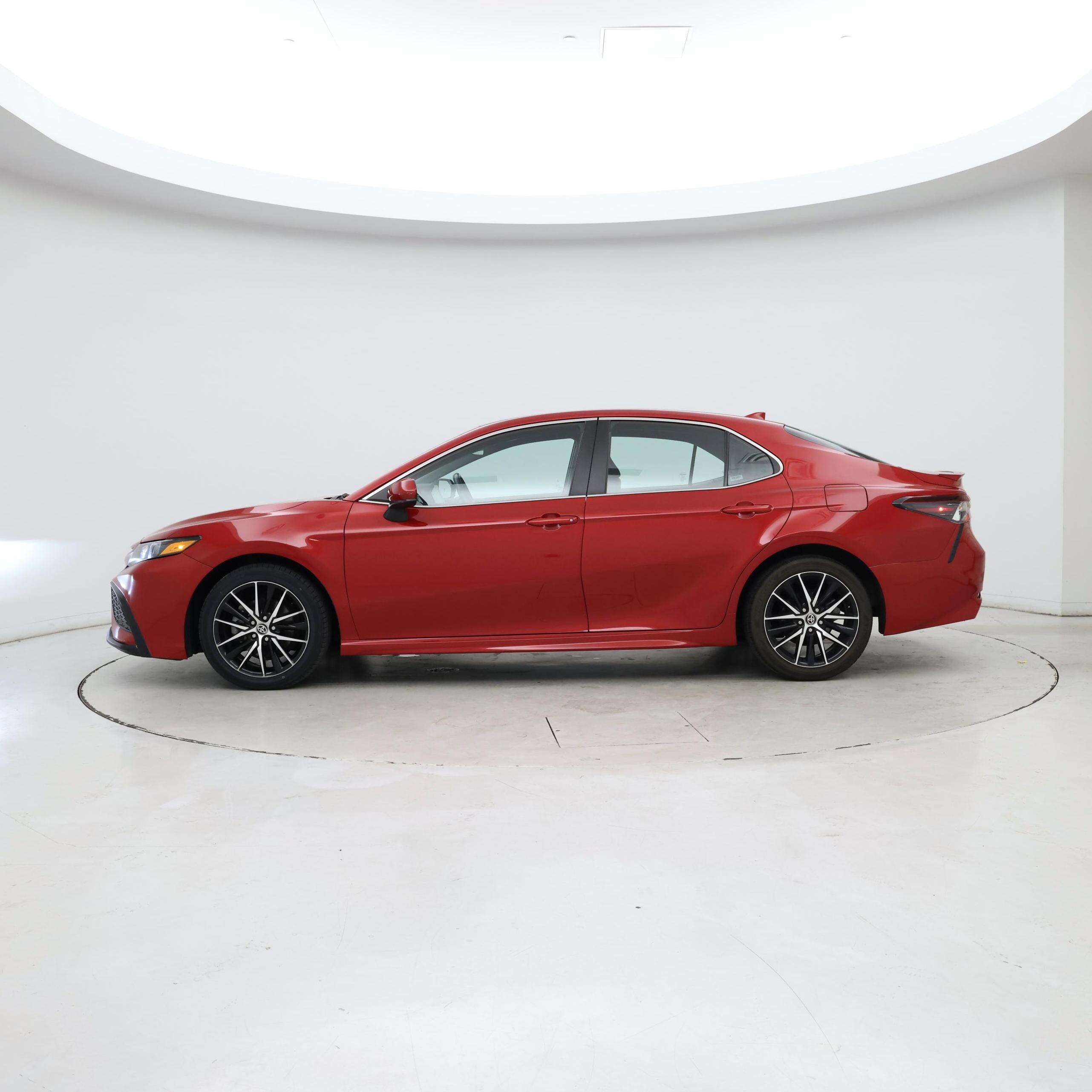Thumbnail: 2021 Toyota Camry - 3